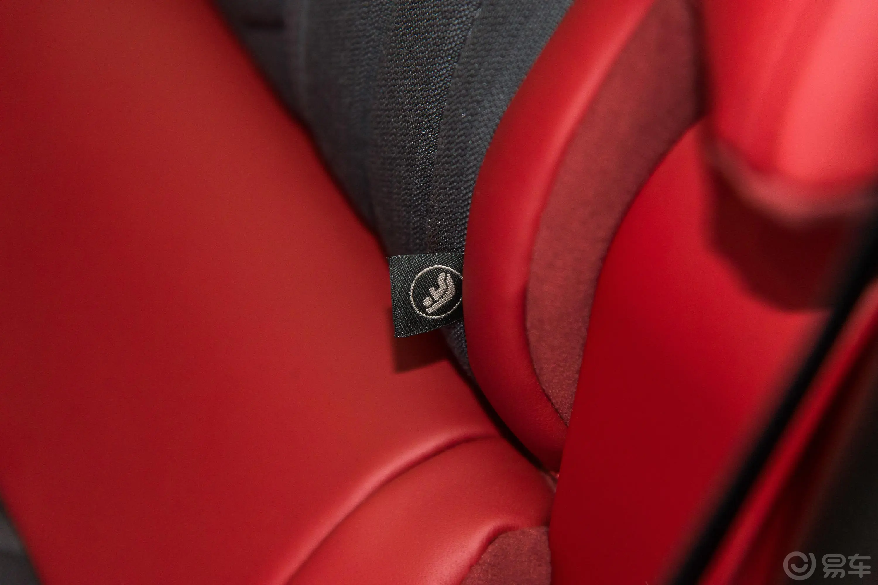 Levante350Hp Luxury豪华杰尼亚版儿童座椅接口