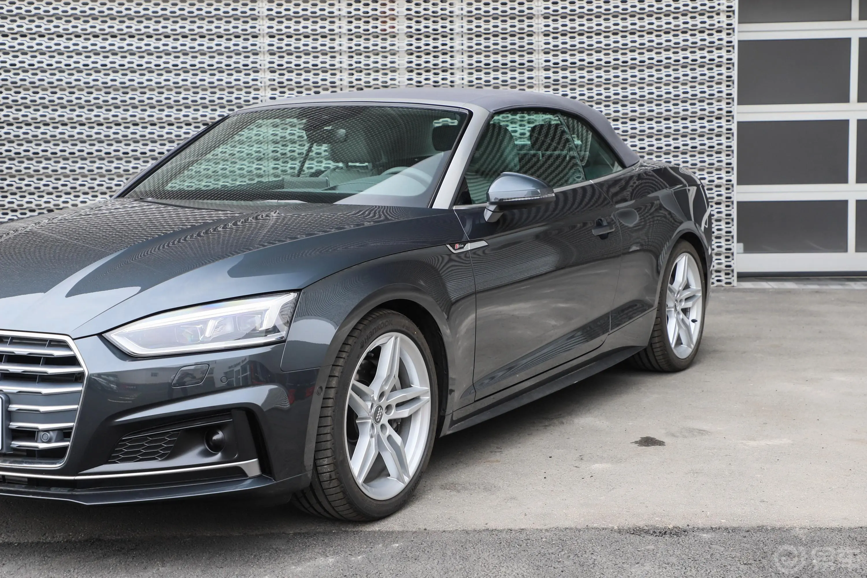 奥迪A5Cabriolet 45 TFSI quattro 运动版外观