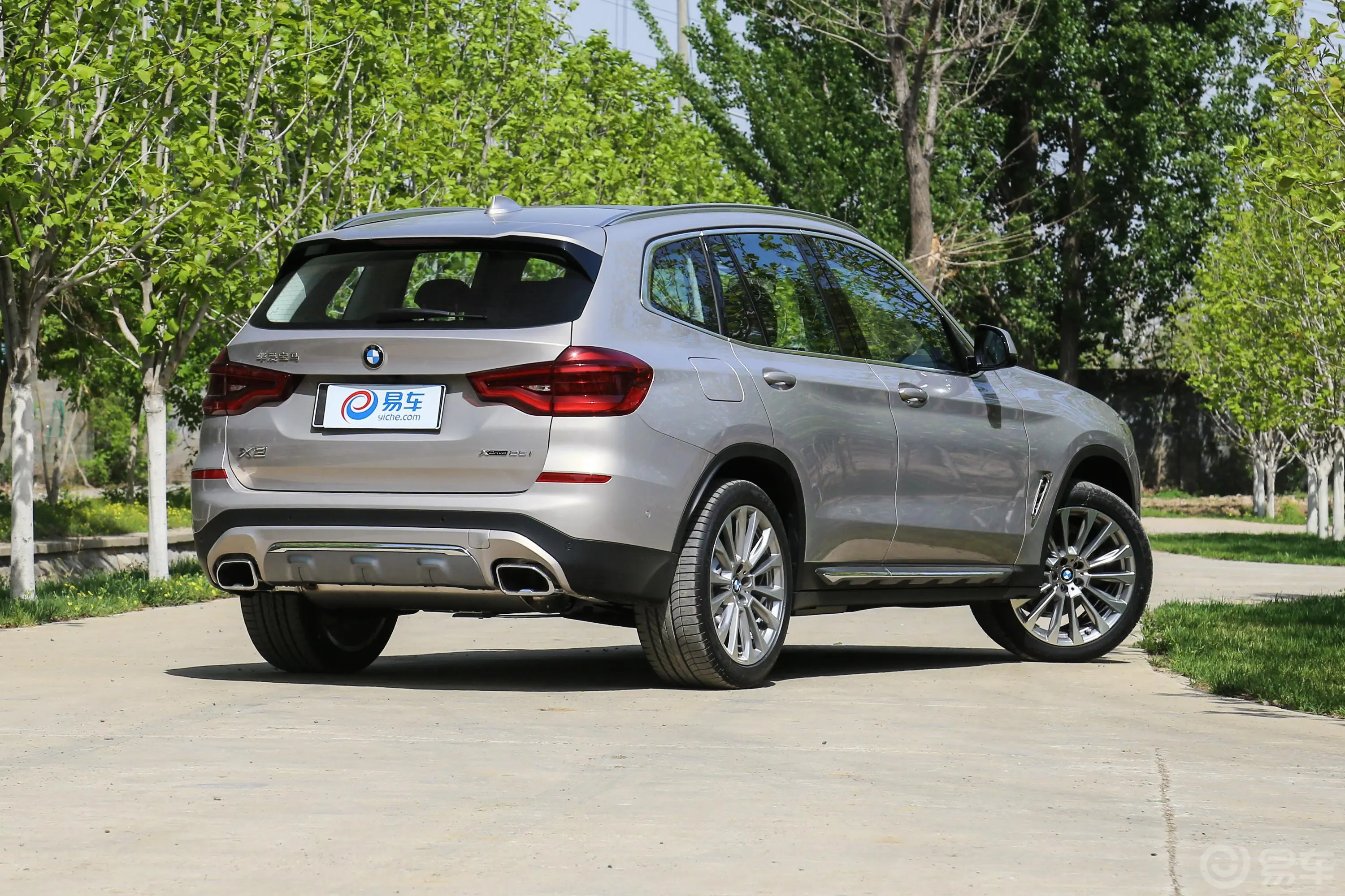 宝马X3xDrive 25i 豪华套装 国V外观