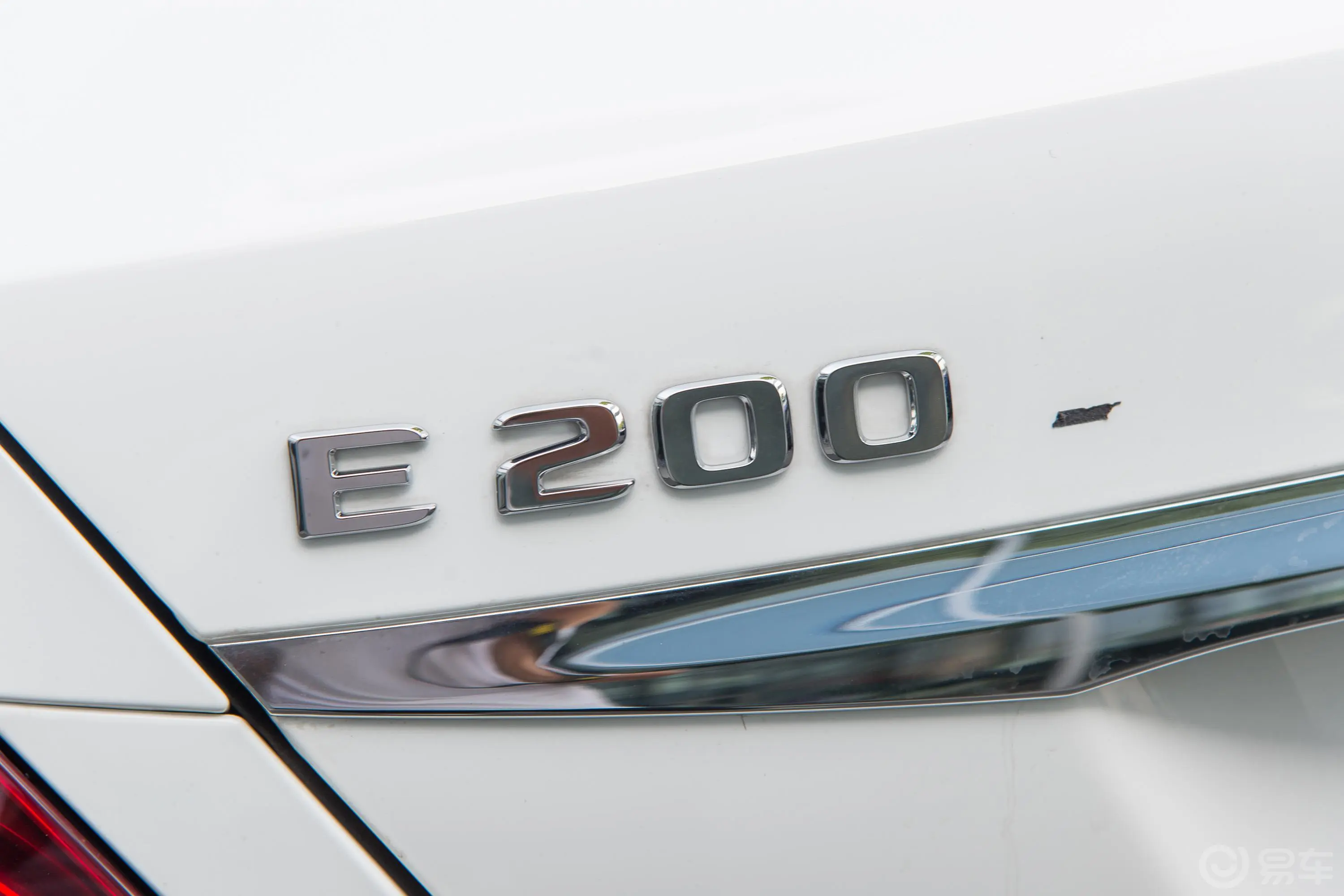 奔驰E级改款 E 200 L 4MATIC外观