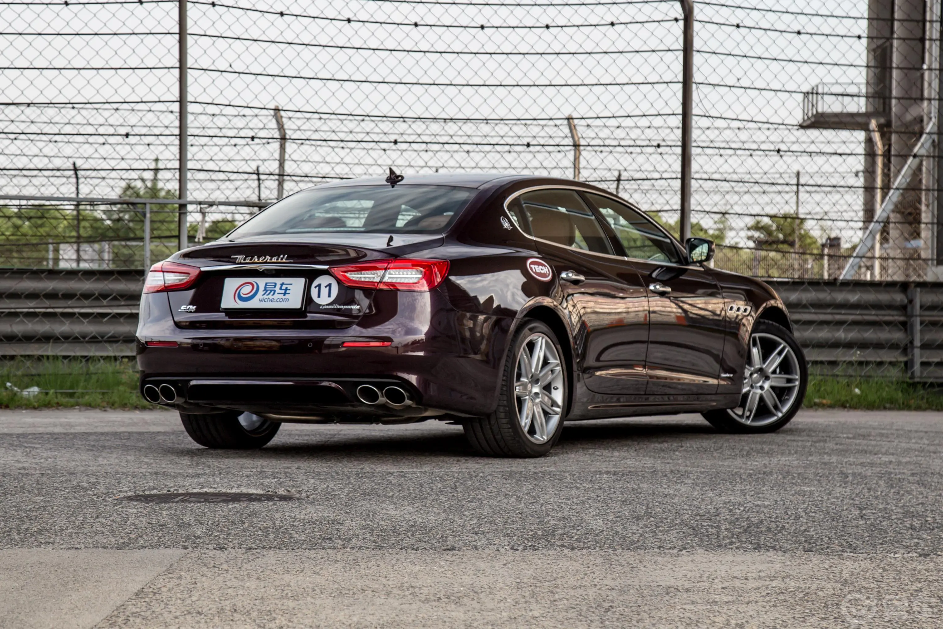 Quattroporte430Hp 豪华版侧后45度车头向右水平