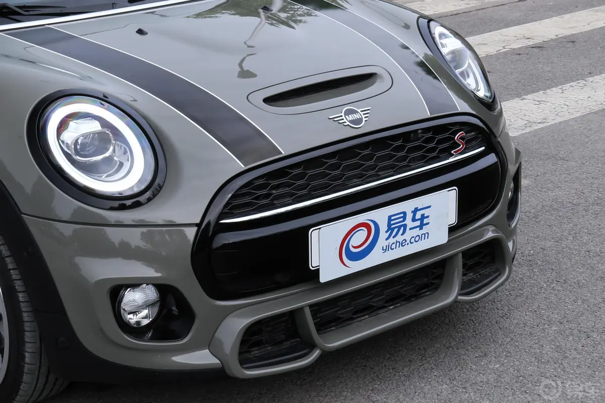 MINI2.0T COOPER S 双离合 赛车手 五门版外观