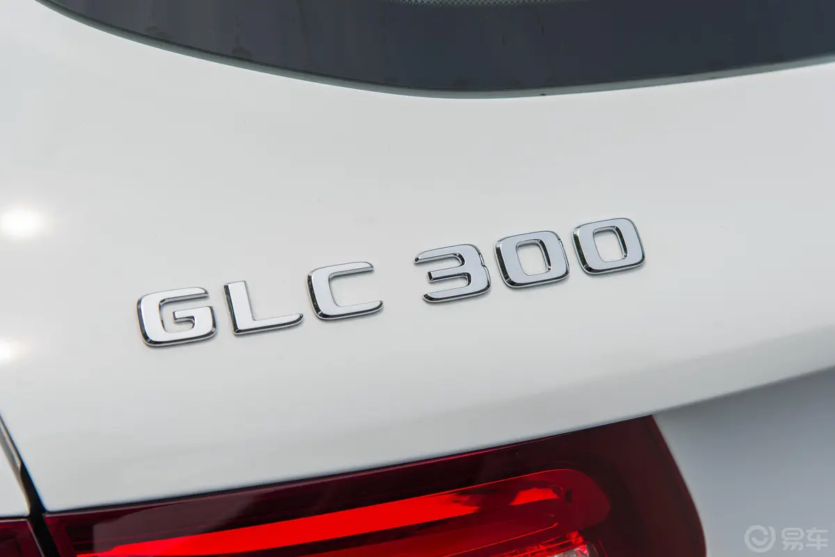 奔驰GLCGLC 300 4MATIC 动感版外观