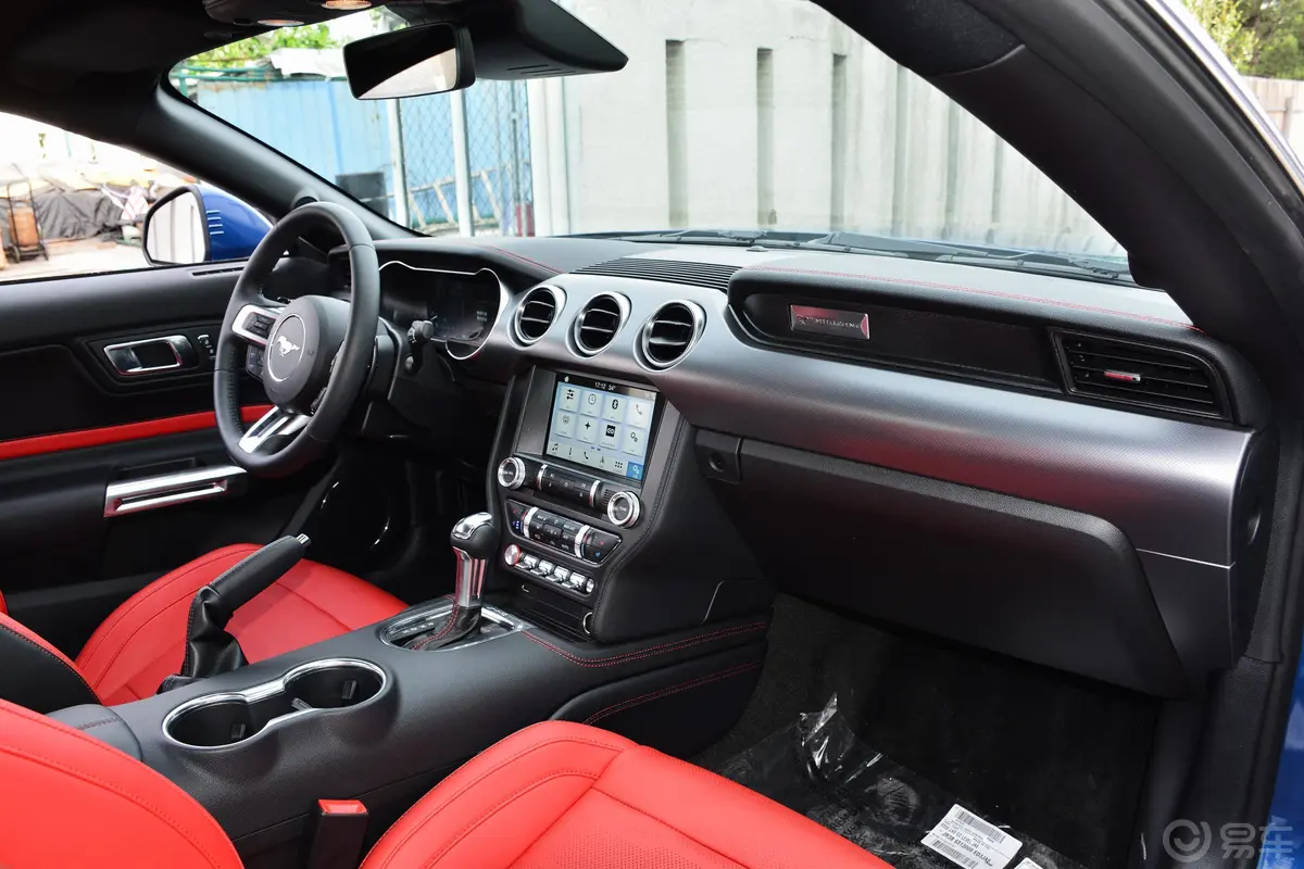 Mustang5.0L V8 GT内饰全景副驾驶员方向