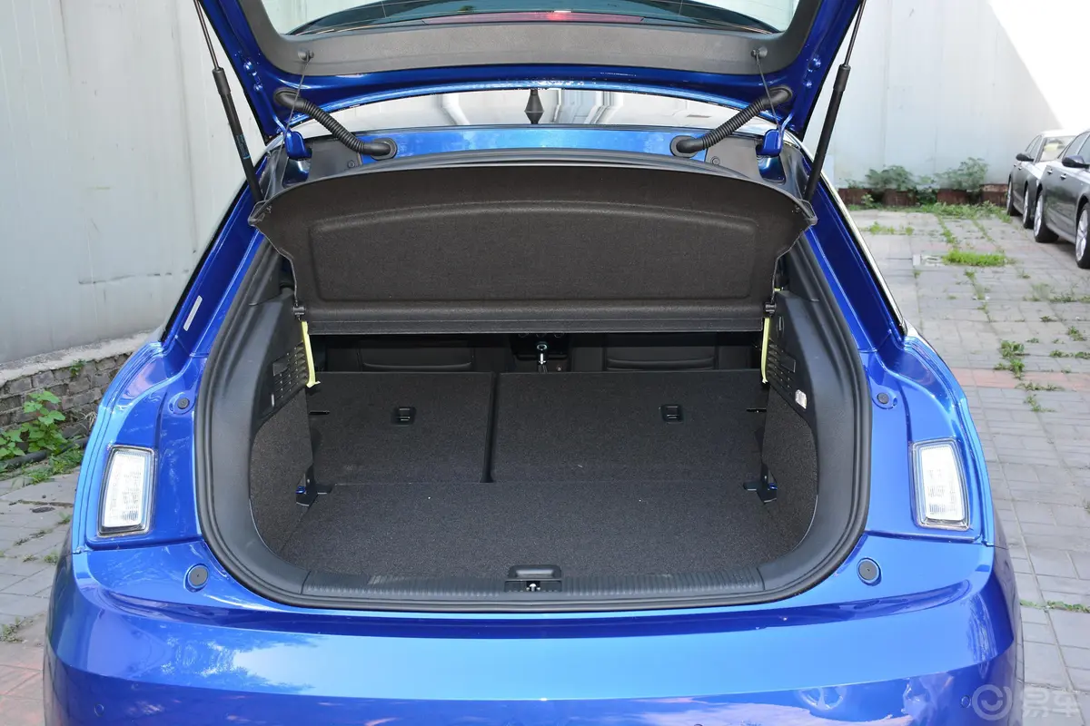 奥迪A130 TFSI 限量典藏版两排全部放倒