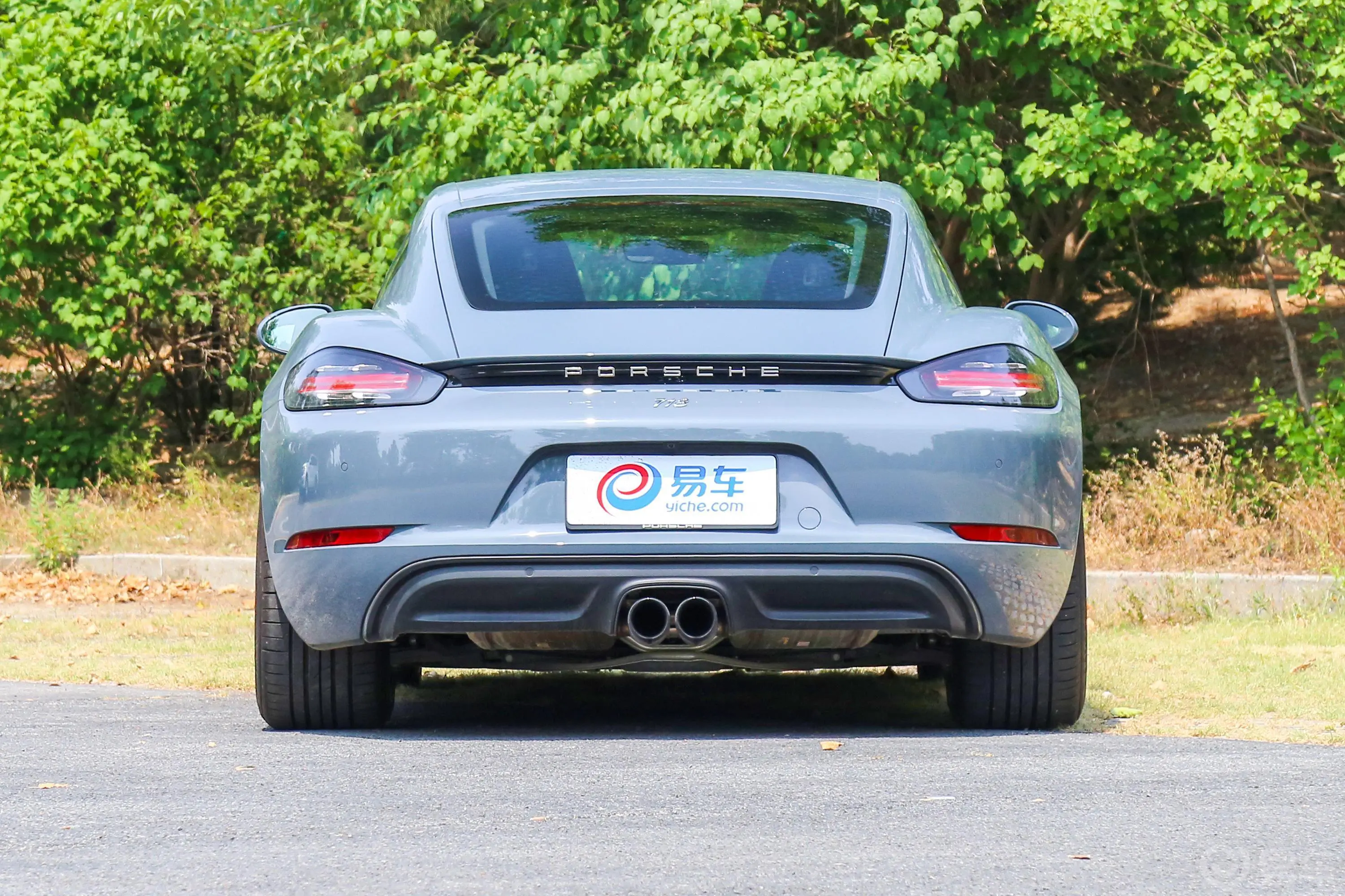 保时捷718Cayman S 2.5T正后水平