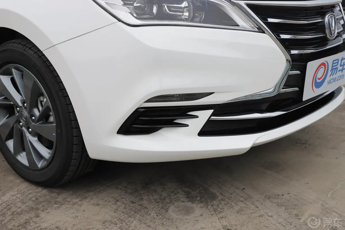 逸动DT1.6L 手动 智享型外观