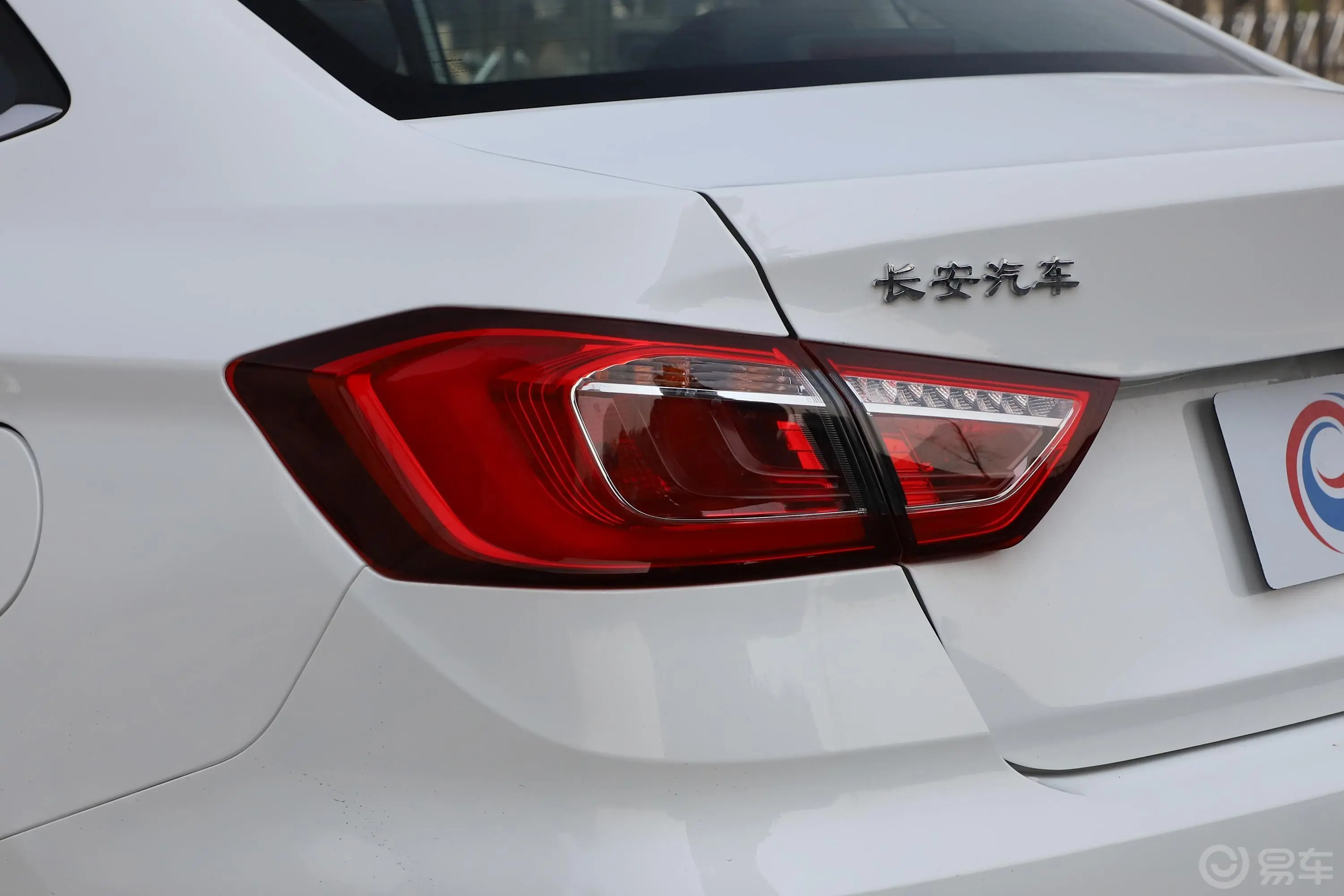 逸动DT1.6L 手动 智享型外观