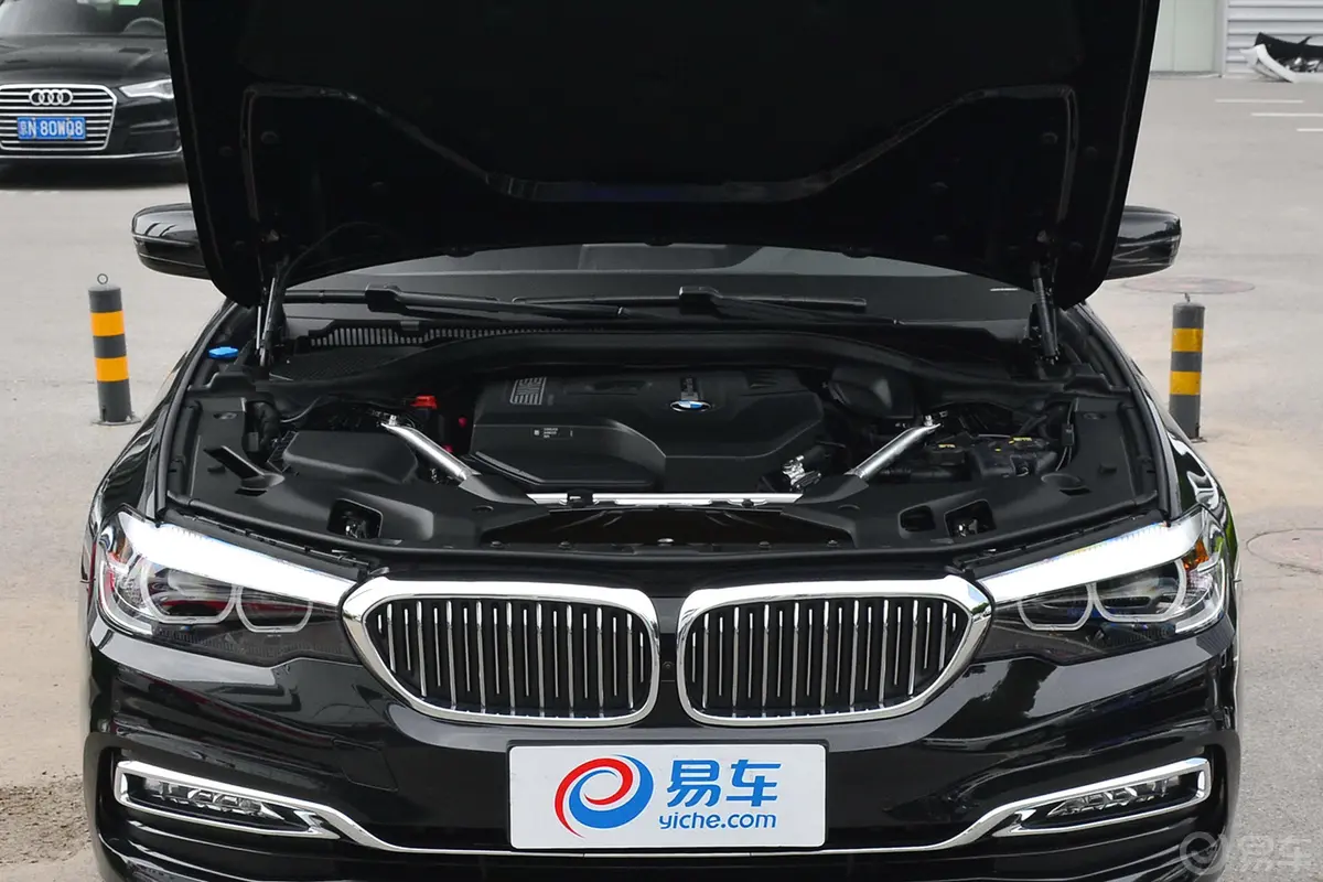 宝马5系改款 530Li xDrive 豪华套装发动机舱整体