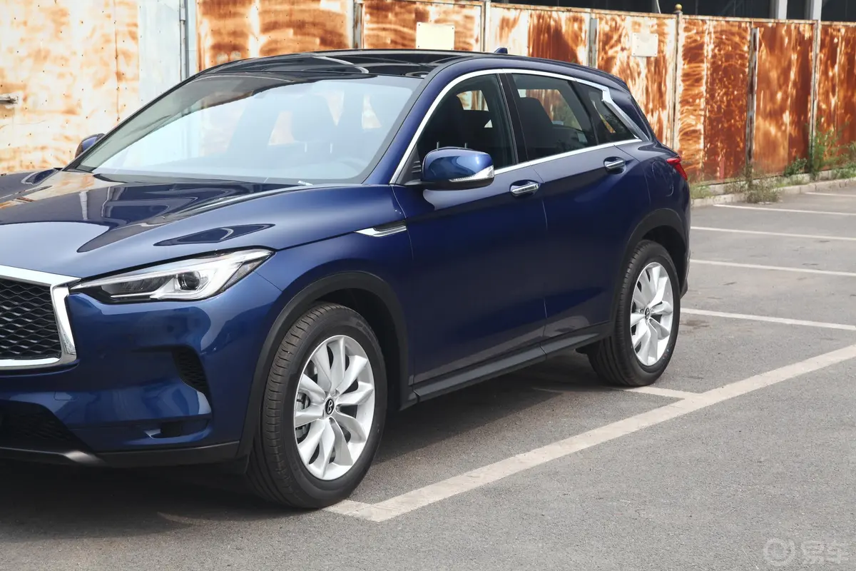 英菲尼迪QX502.0T 两驱 菁英版外观