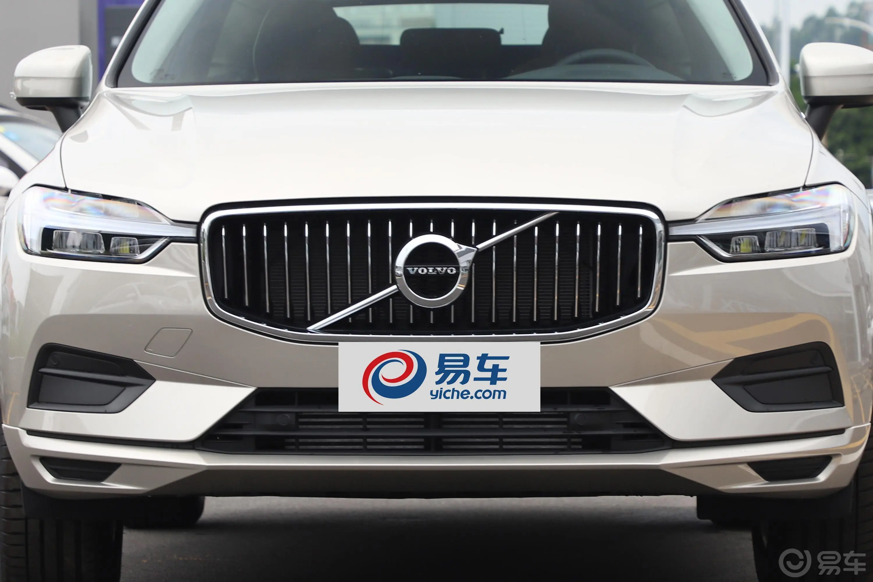 沃尔沃XC60T4 两驱 智逸版 国Ⅴ外观