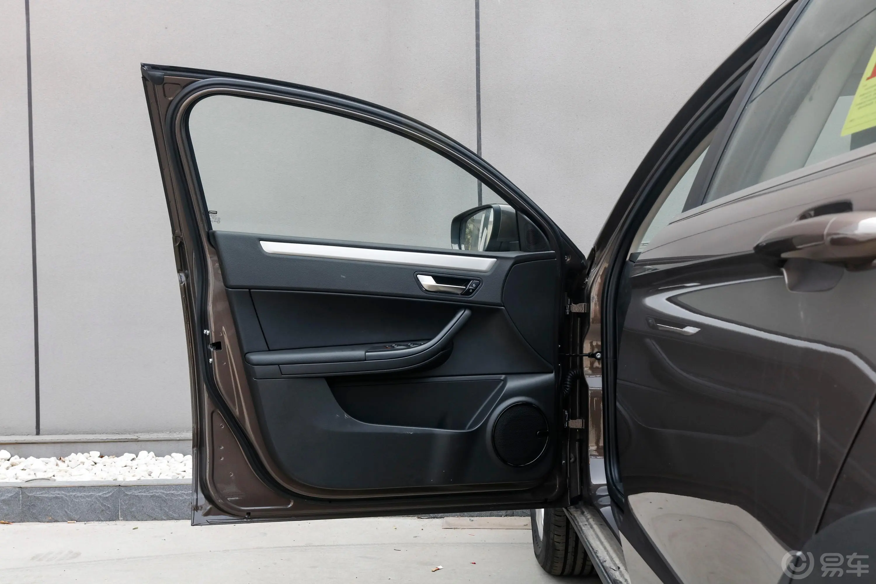 观致3都市SUV 1.6T 双离合 尊贵版驾驶员侧前车门