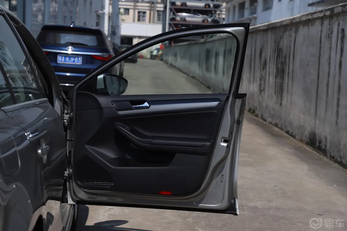 速腾华南定制版 280TSI 双离合 舒适版副驾侧前车门