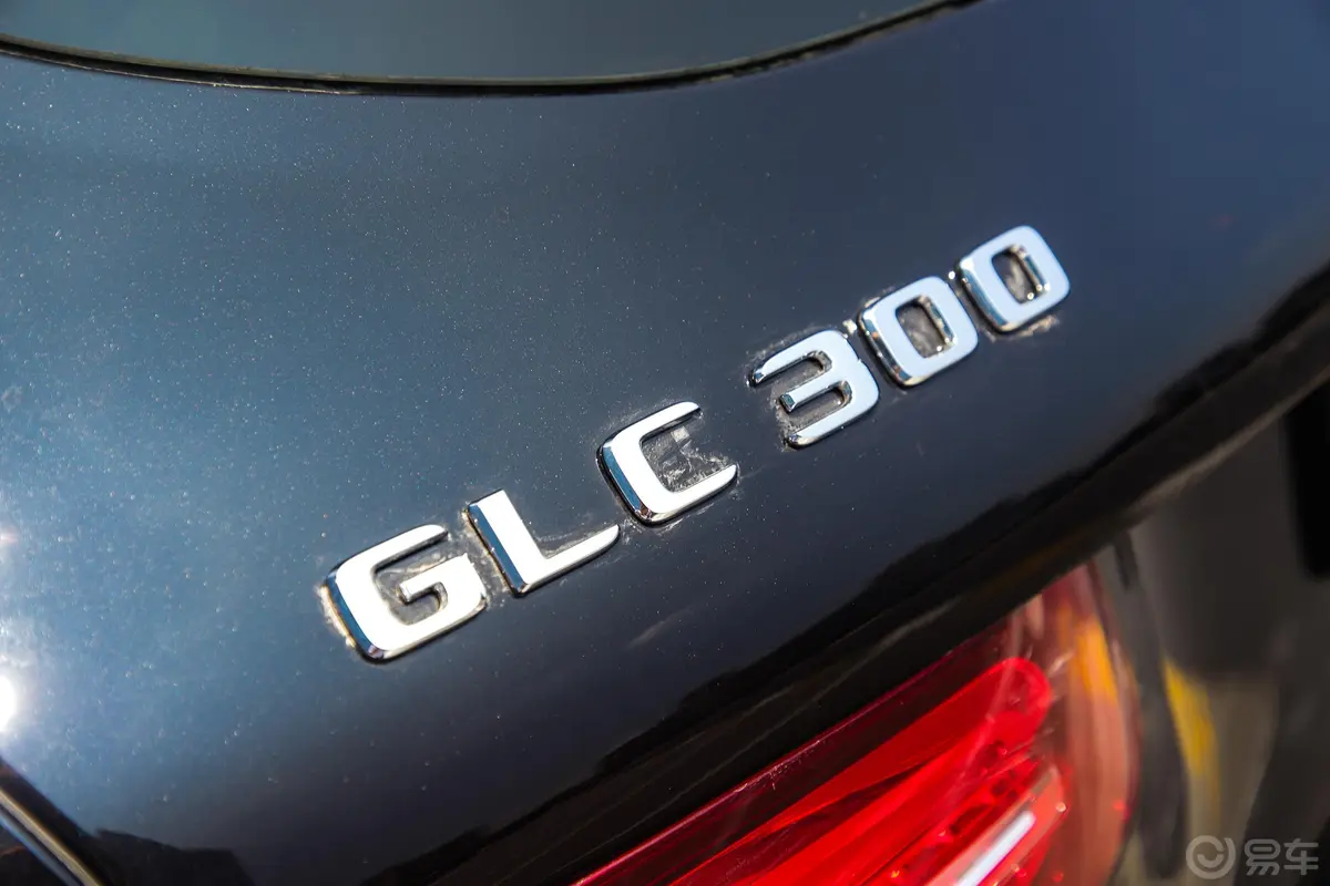 奔驰GLC改款 GLC 300 4MATIC 豪华版外观