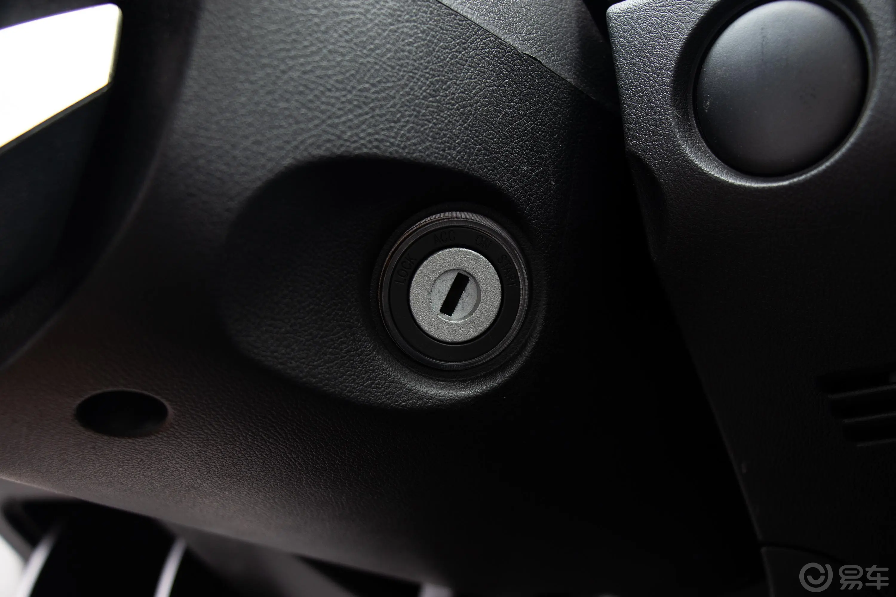 海马S5青春版1.6L 手动 豪华版钥匙孔或一键启动按键