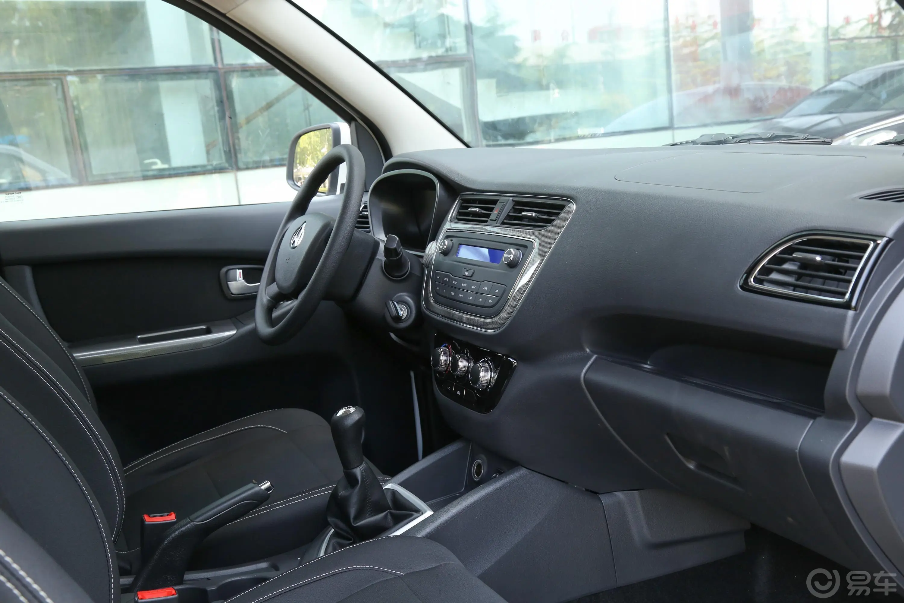 欧诺S欧诺S 1.5L 手动 超值版内饰全景副驾驶员方向