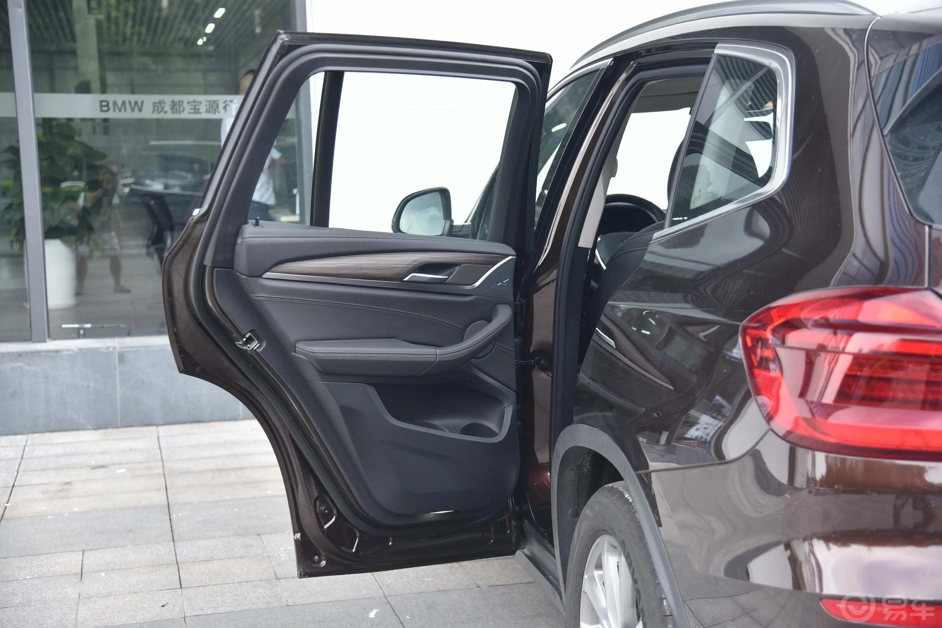 宝马X3xDrive 25i 豪华套装 国V驾驶员侧后车门