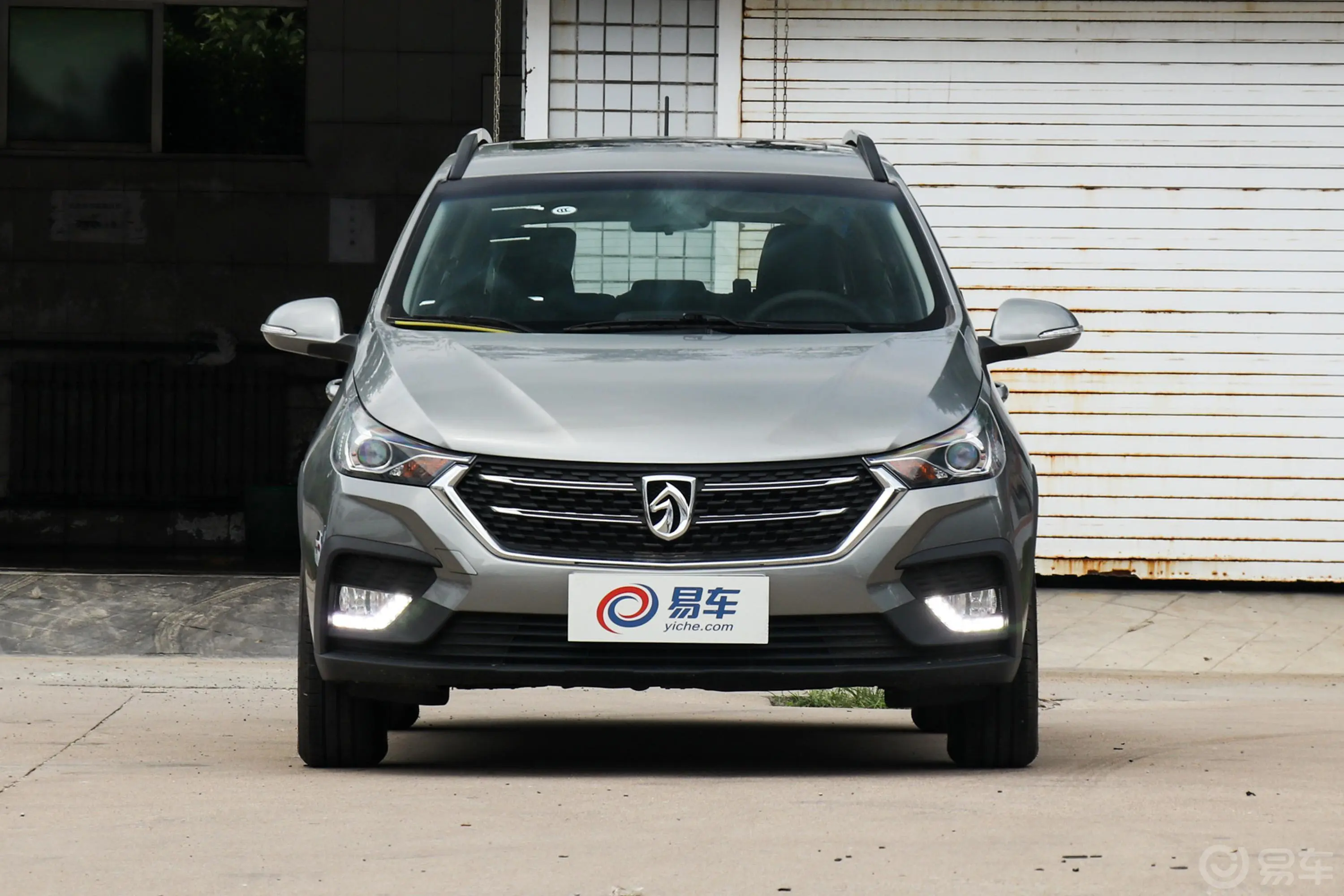 宝骏310W1.5L AMT  豪华型 国V外观