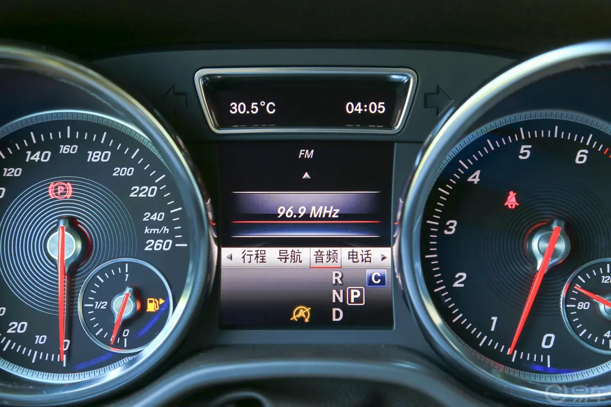 奔驰GLEGLE 400 4MATIC 臻藏版内饰