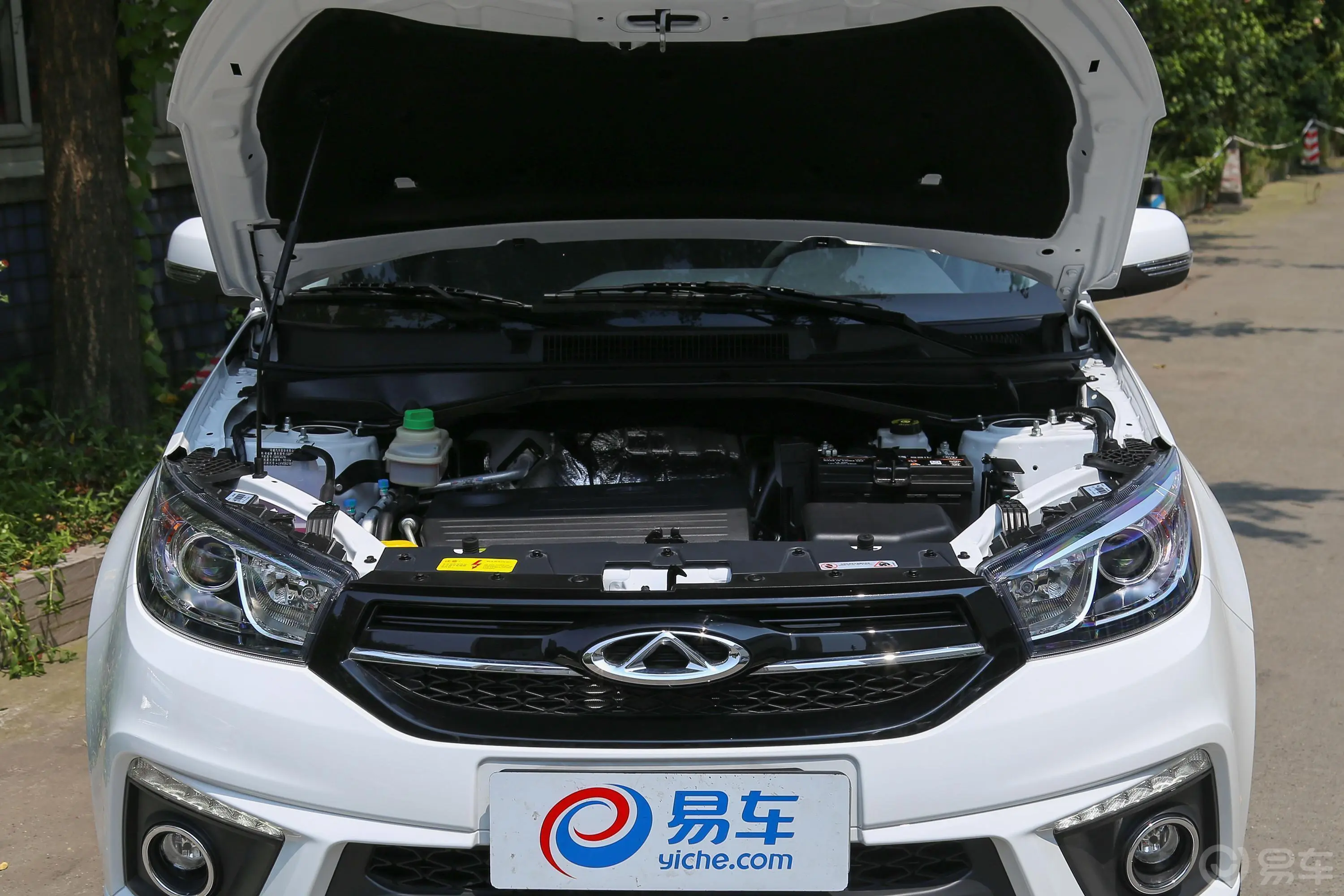 瑞虎3经典版 1.6L CVT 精英版发动机舱整体