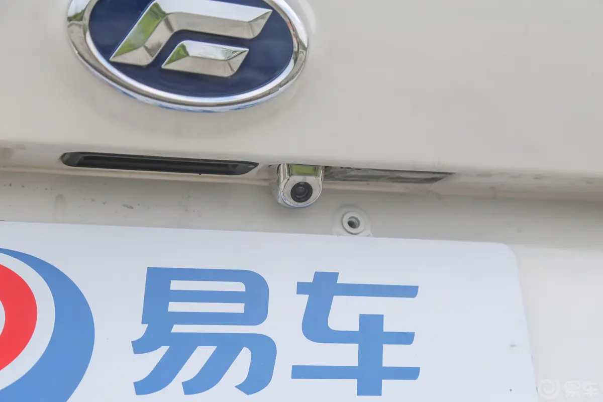 揽福1.9T 自动 四驱 旗舰版 7座 柴油外观