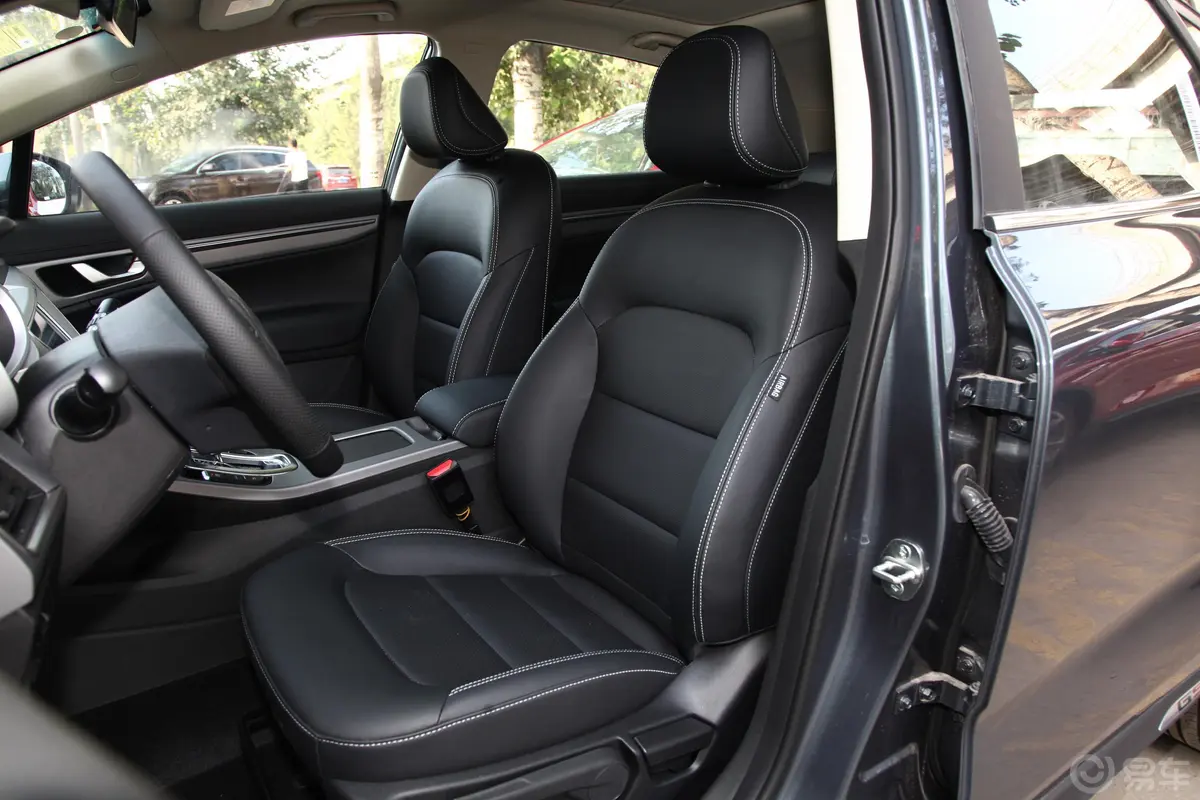 帝豪GS运动版 1.8L 双离合 领尚版驾驶员座椅