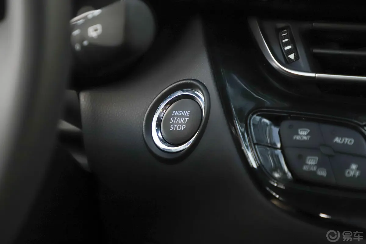丰田C-HR2.0L CVT 旗舰版 国V钥匙孔或一键启动按键