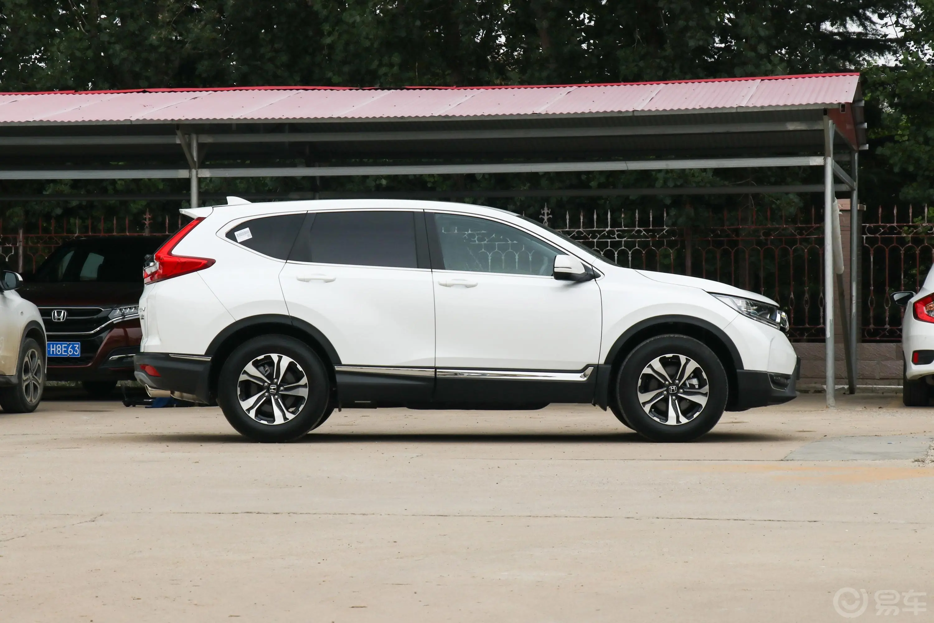 本田CR-V240TURBO CVT 两驱 风尚版正侧车头向右水平