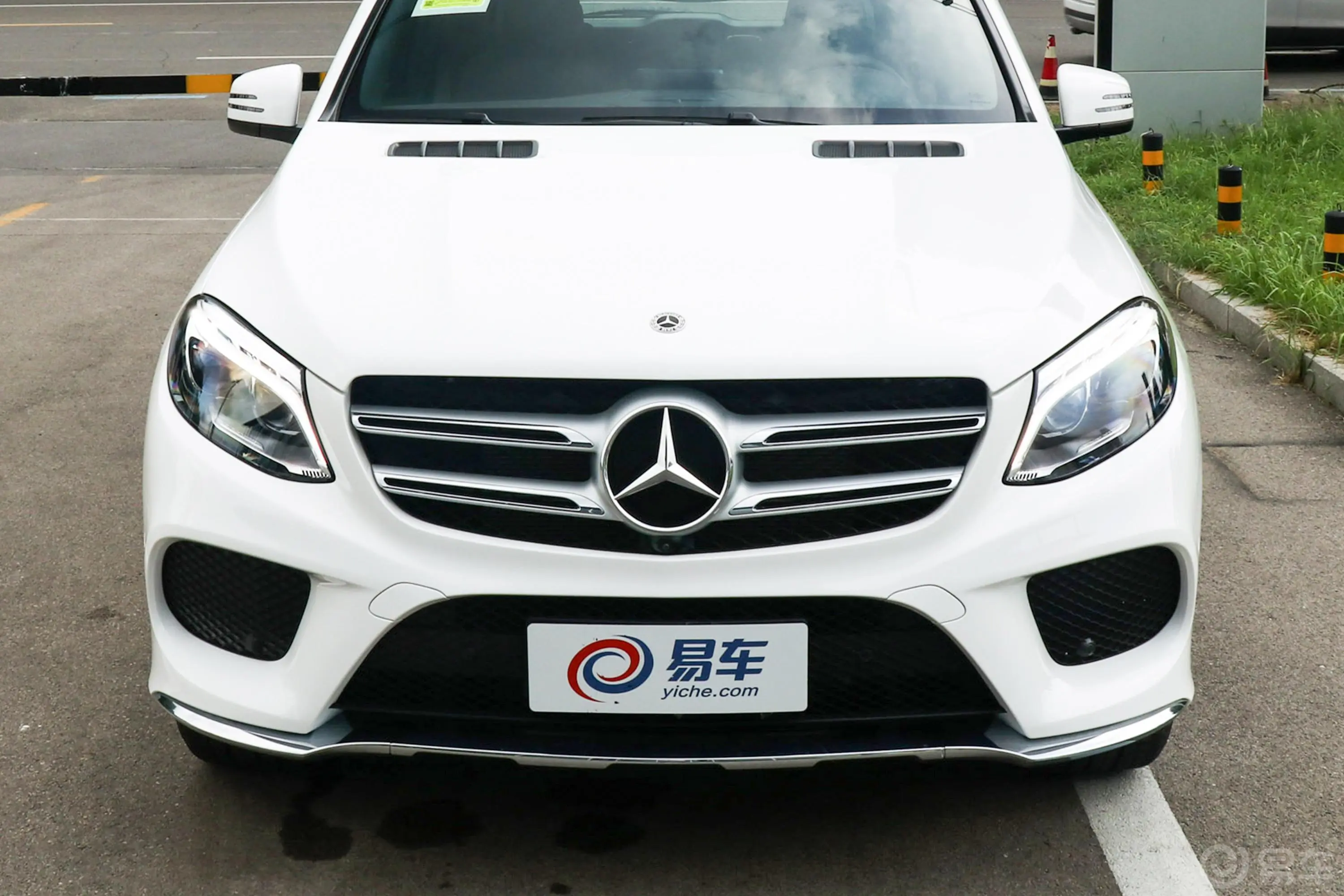 奔驰GLEGLE 320 4MATIC 动感型臻藏版外观