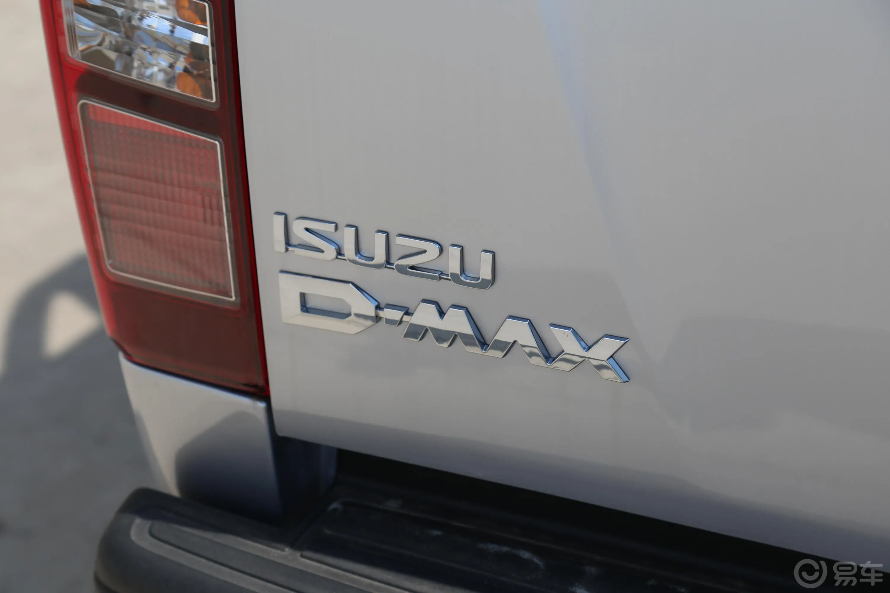 D-MAX改款 3.0T 手动 两驱 基本版外观