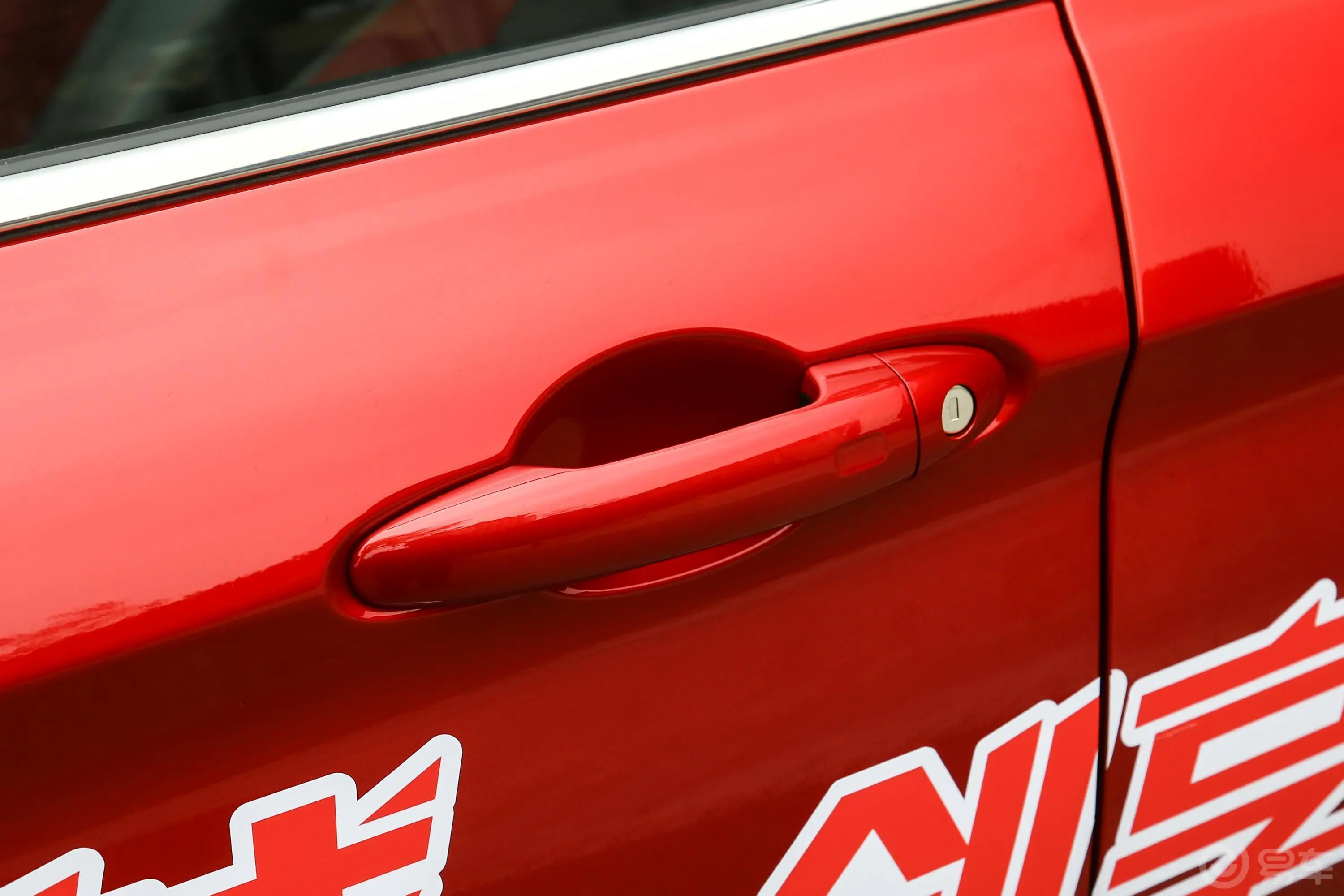 哈弗H2红标 创享版 1.5T 双离合 智尚版驾驶员侧前门把手