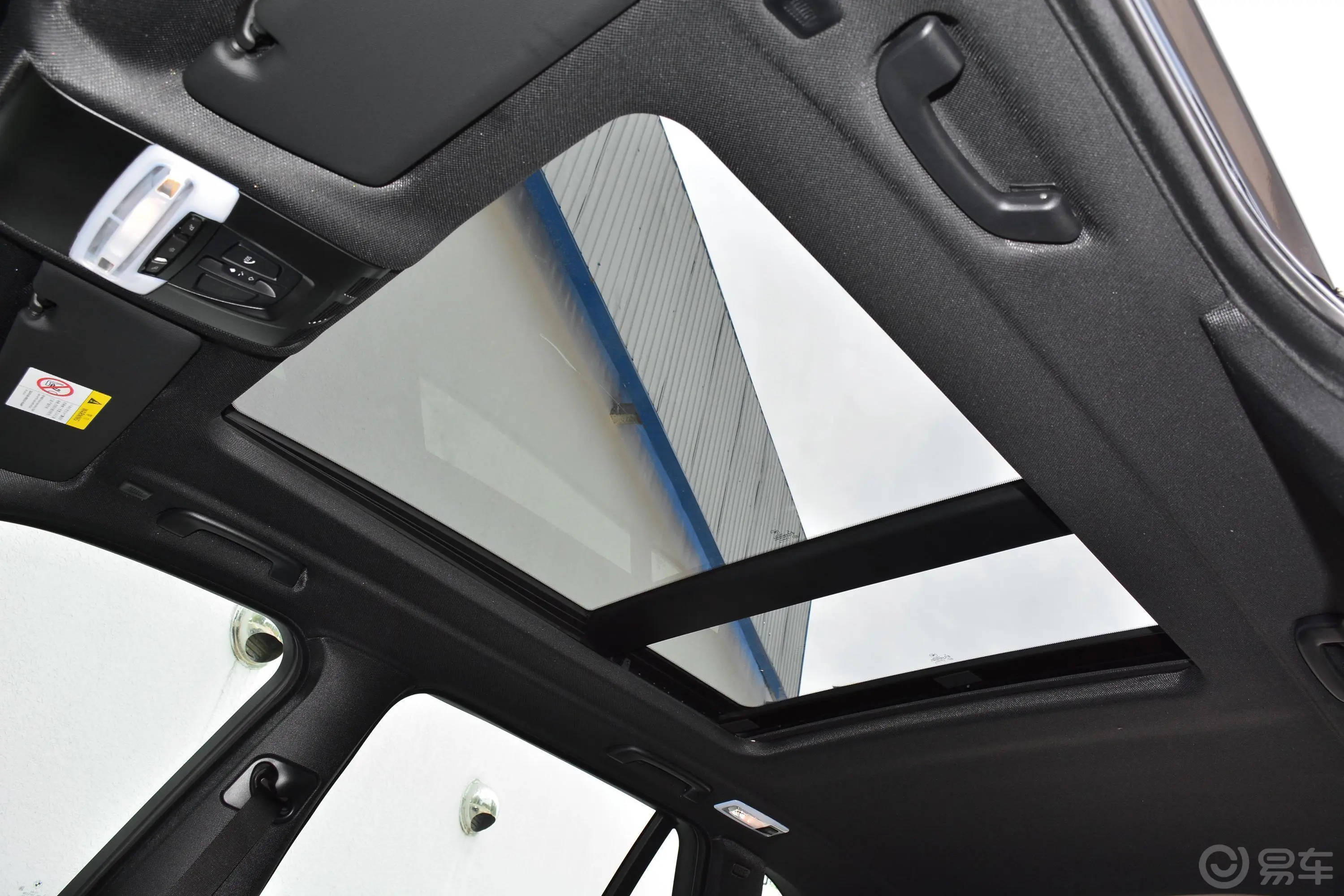 宝马X5(进口)xDrive35i M运动版天窗内拍关闭