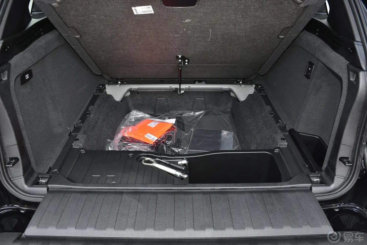 宝马X5(进口)xDrive35i M运动版随车工具