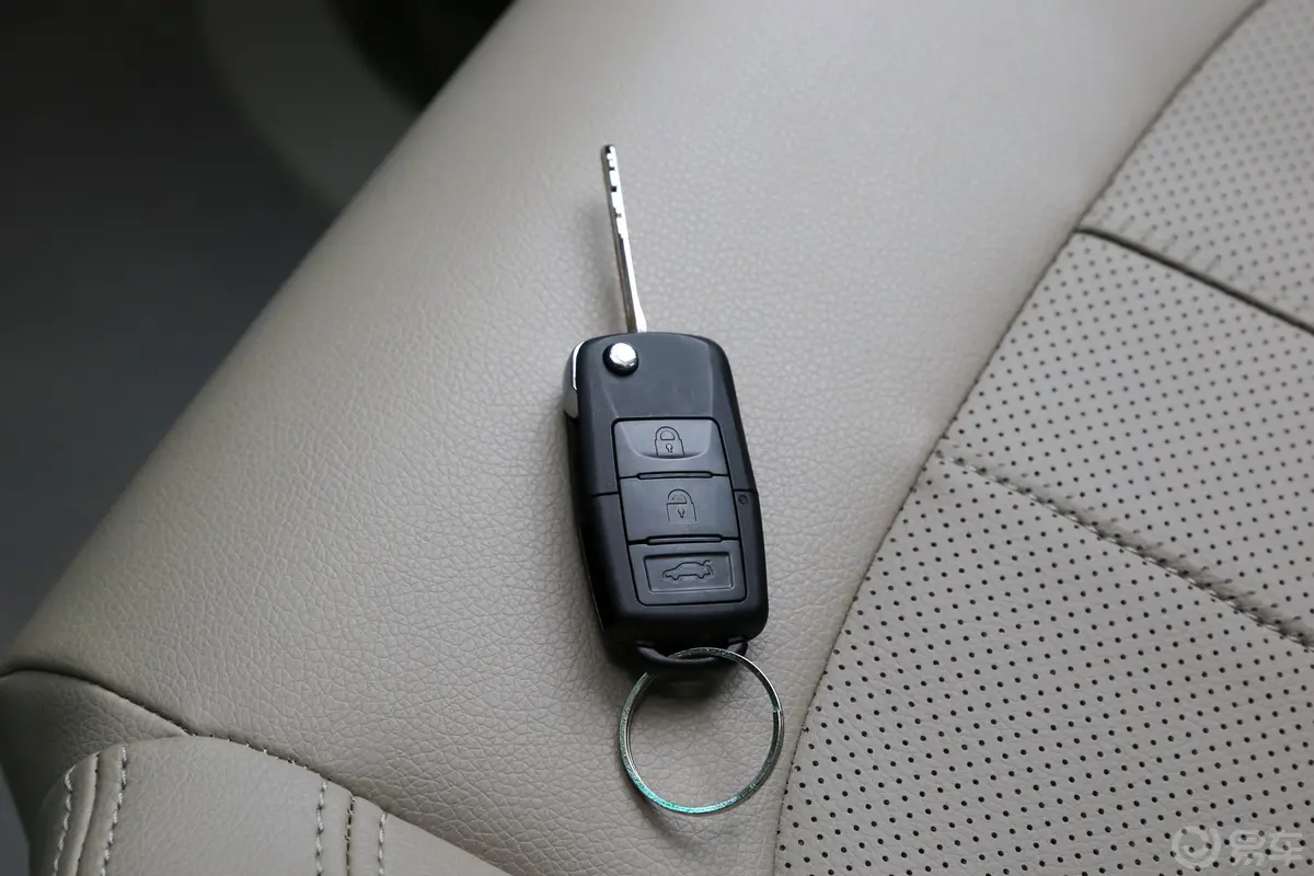 菱智M5 EV豪华版 7座钥匙正面