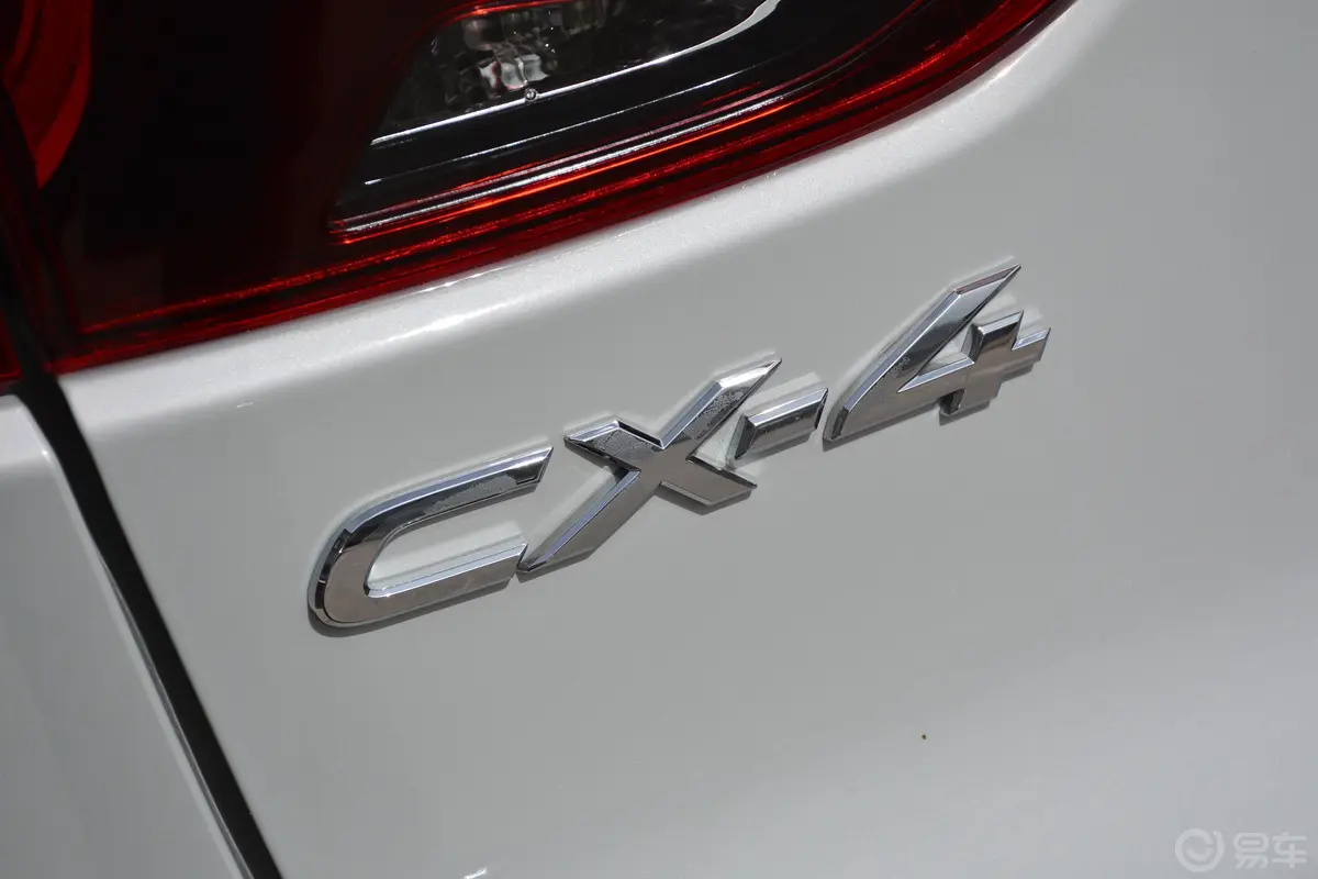 马自达CX-42.0L 手自一体 两驱 蓝天活力版 国V外观