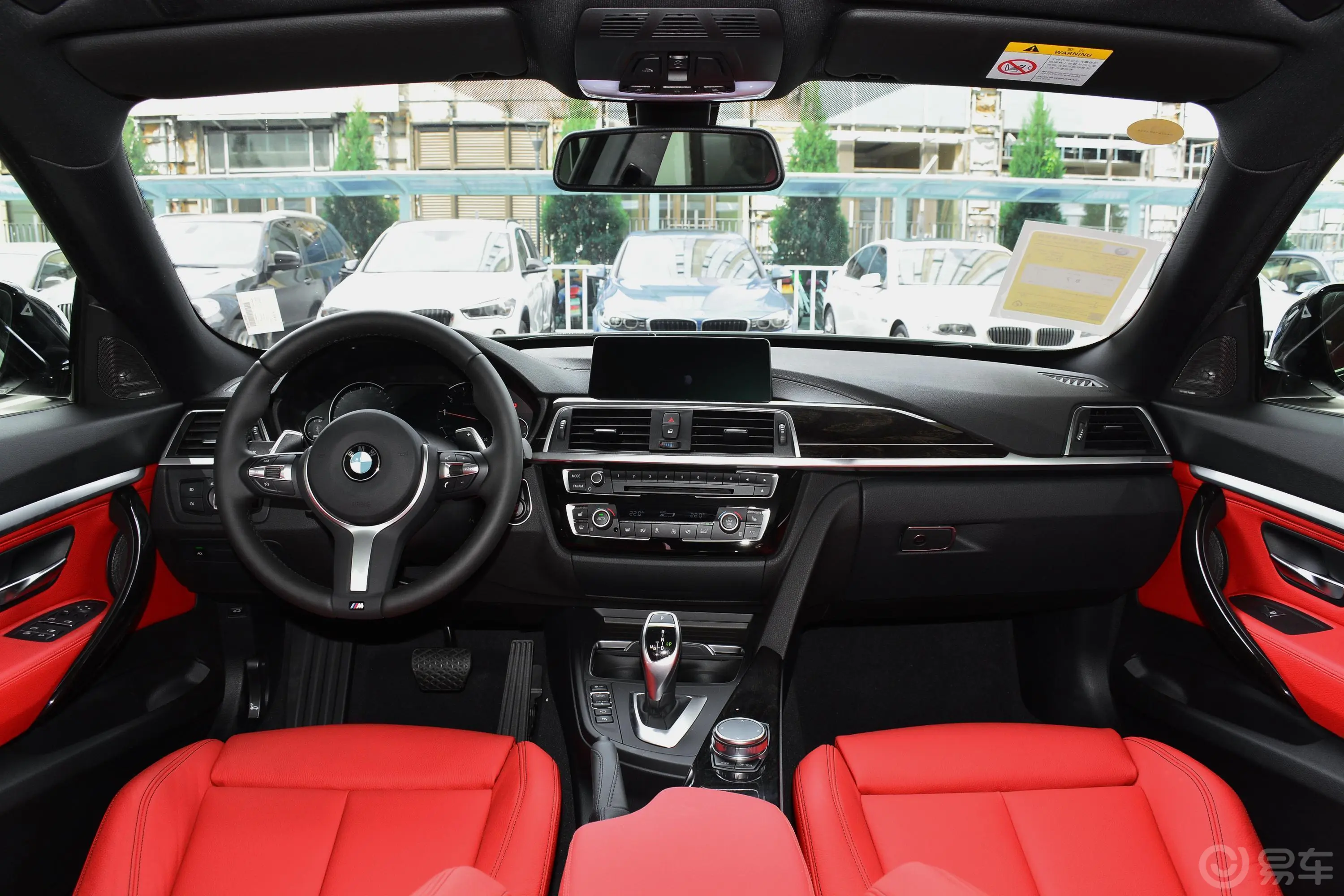 宝马3系GT330i xDrive M运动版内饰全景正拍