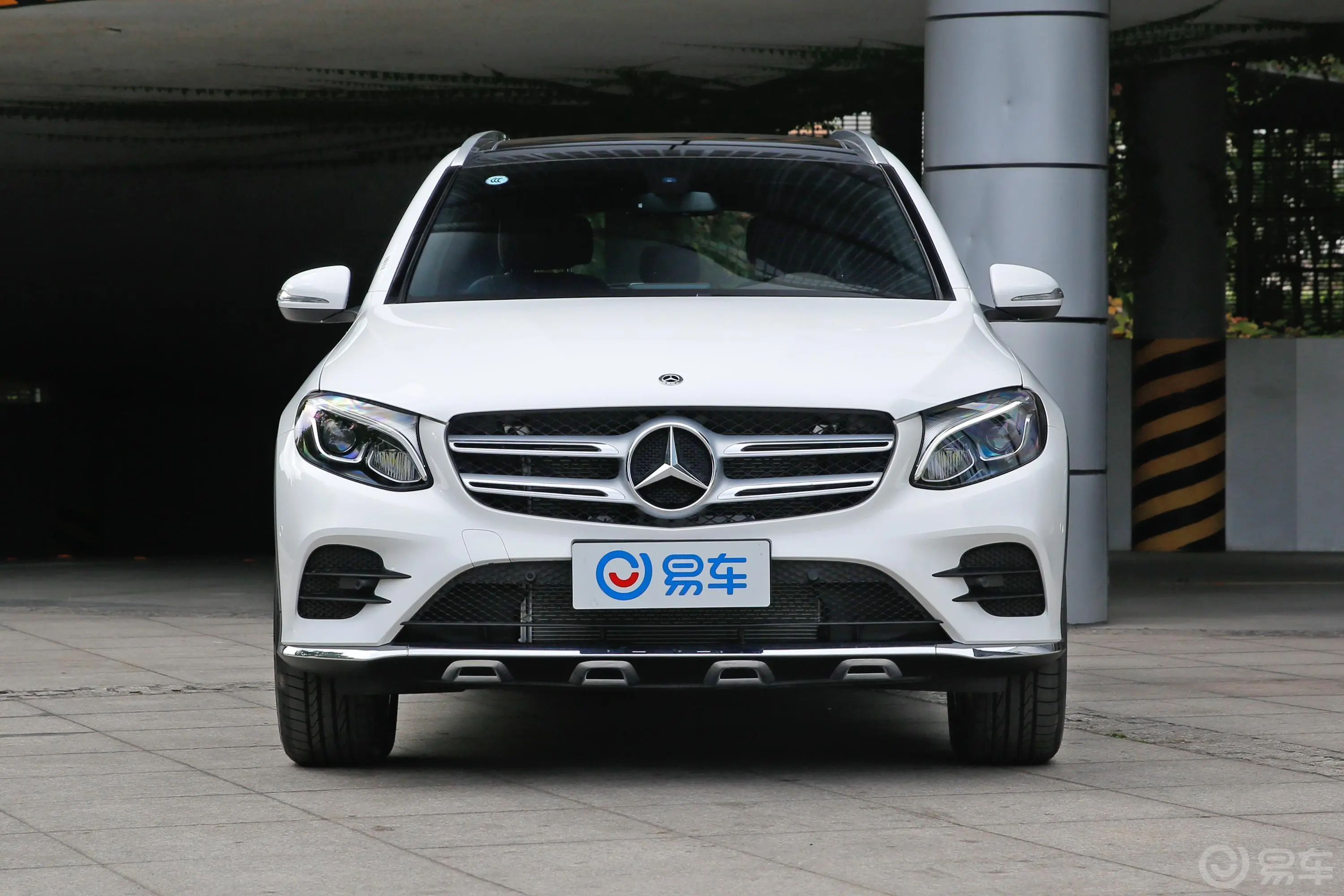 奔驰GLCGLC 260 L 4MATIC 动感版外观