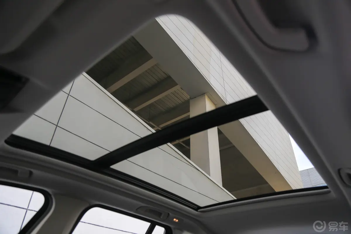宝马X3xDrive 30i 领先版 M运动套装天窗内拍关闭