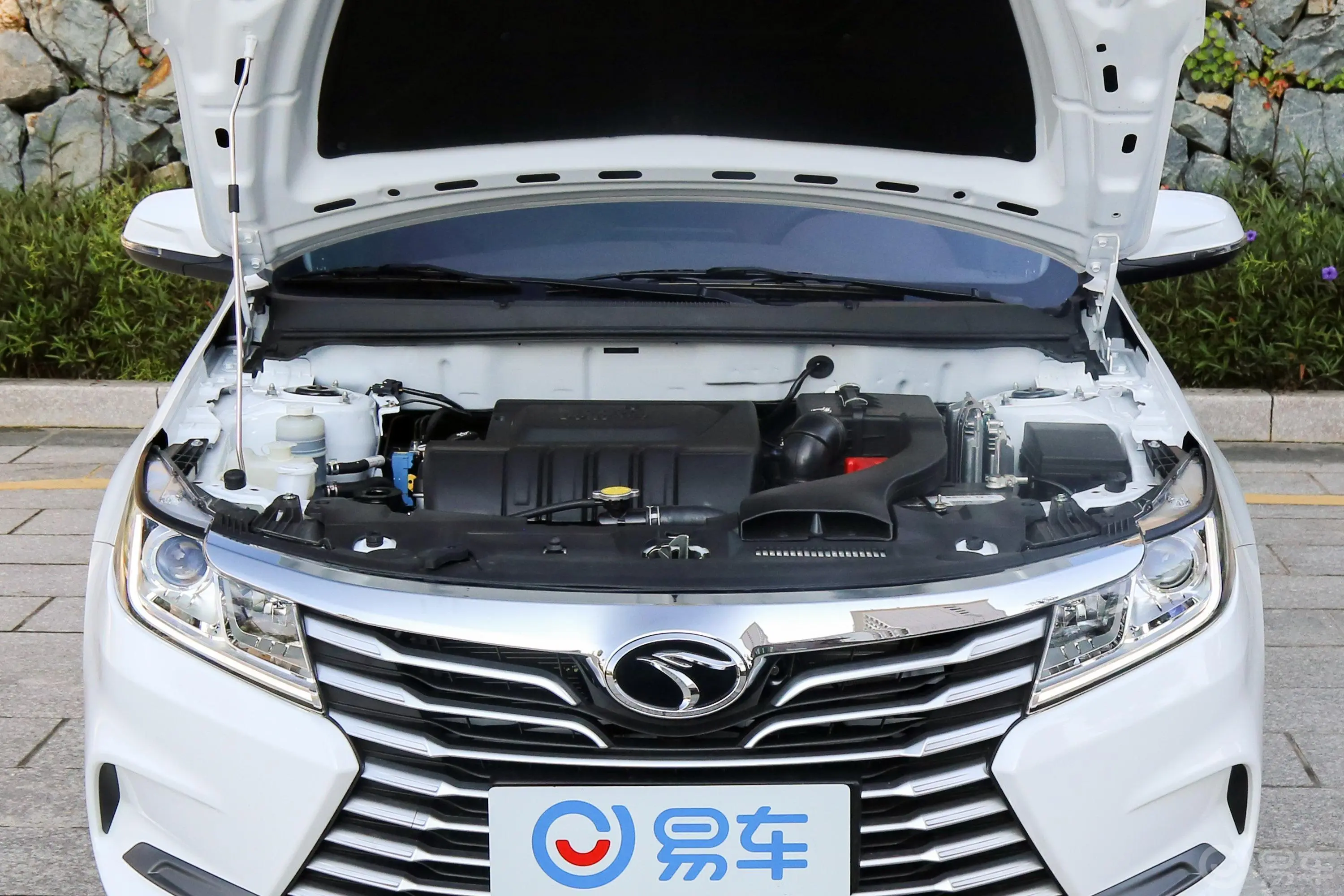 东南A5翼舞1.5L CVT 旗舰版 国V发动机舱整体