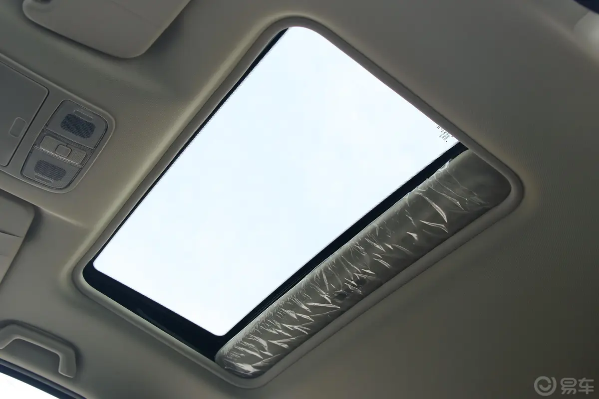 风光S5601.8L 手动 豪华型天窗内拍关闭