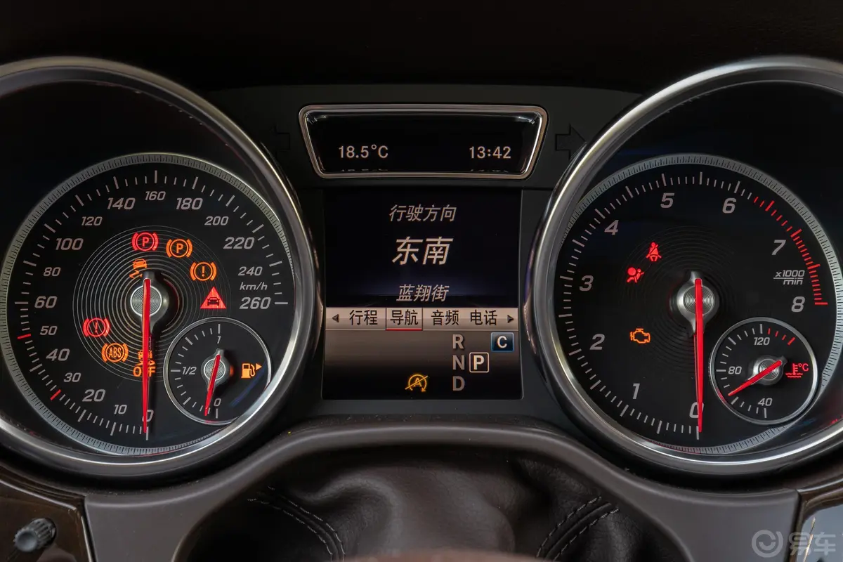 奔驰GLSGLS 400 4MATIC 动感版内饰