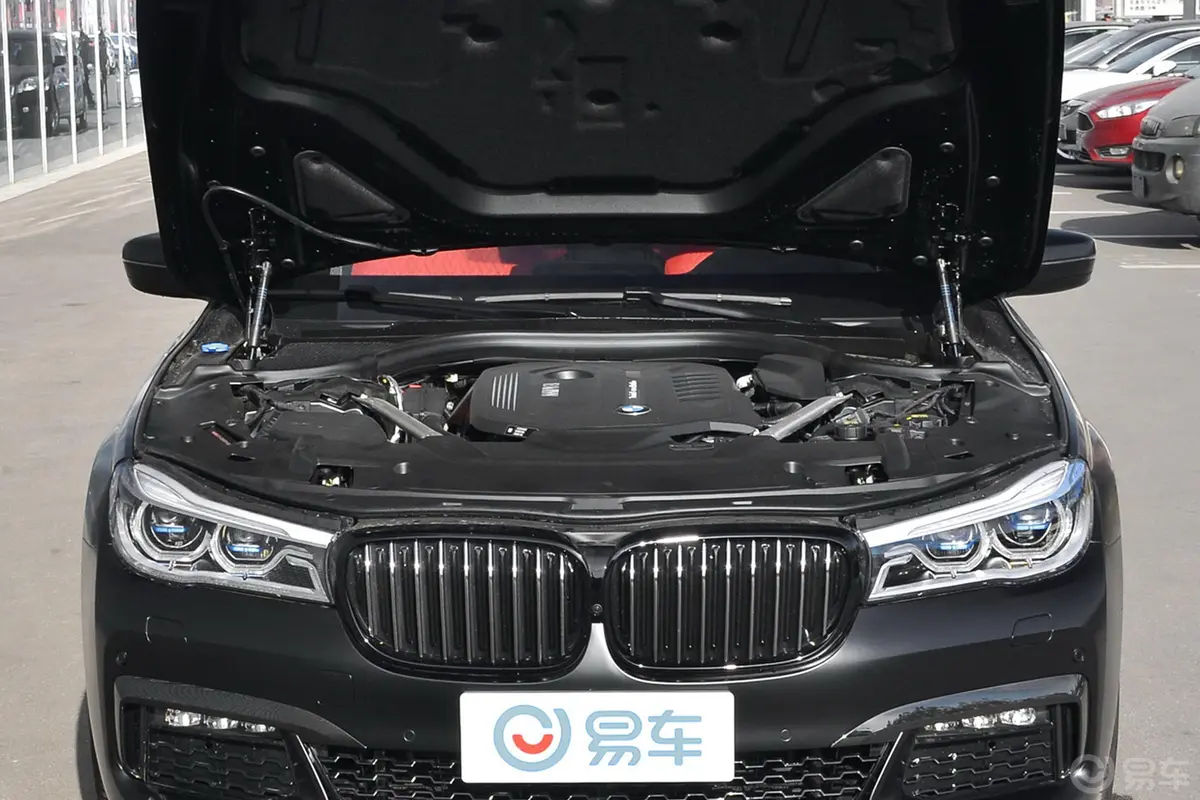 宝马7系黑焰版 740Li xDrive 尊享版 M运动套装发动机舱整体