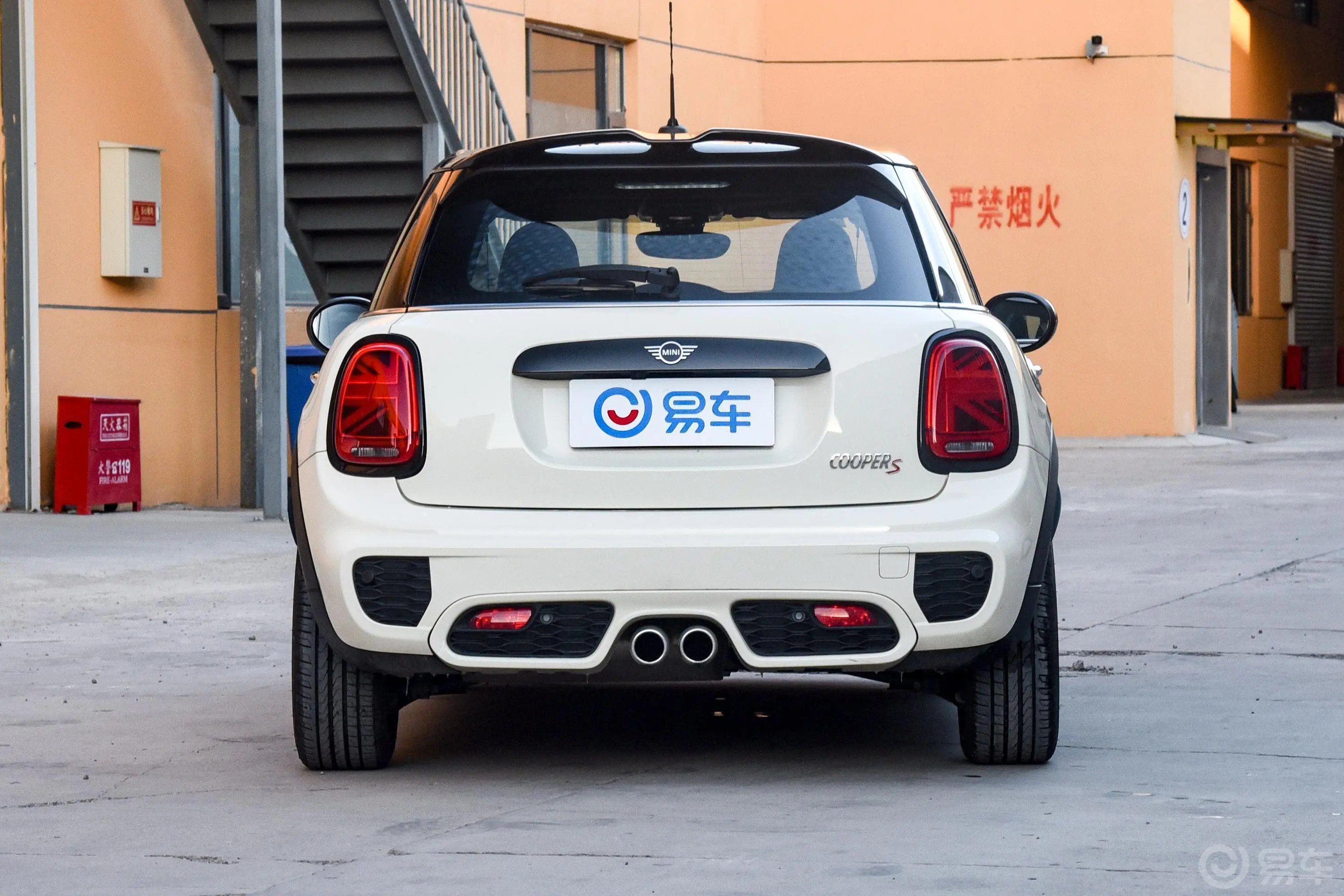 MINI2.0T COOPER S 双离合 赛车手 五门版正后水平