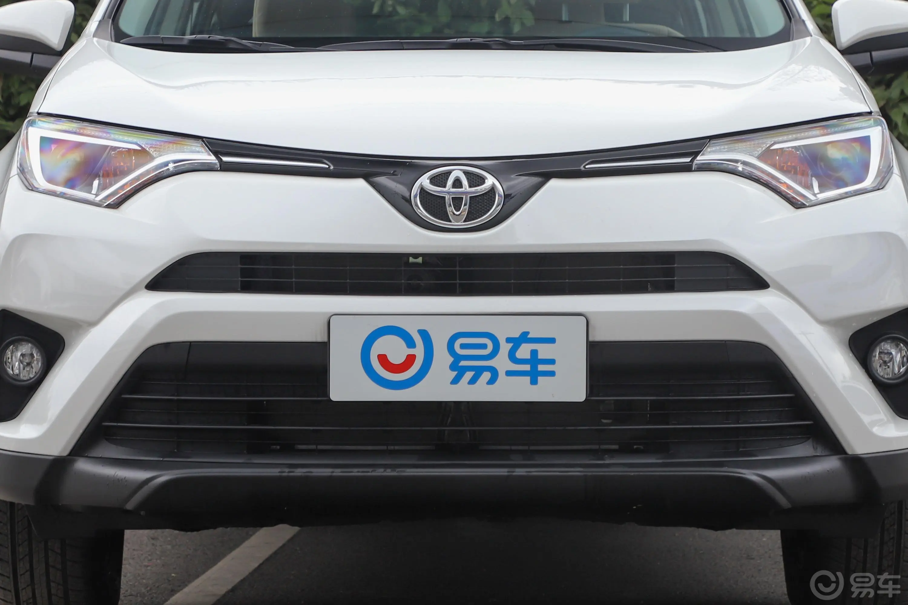 RAV4荣放2.0L CVT 两驱 都市版 国V外观