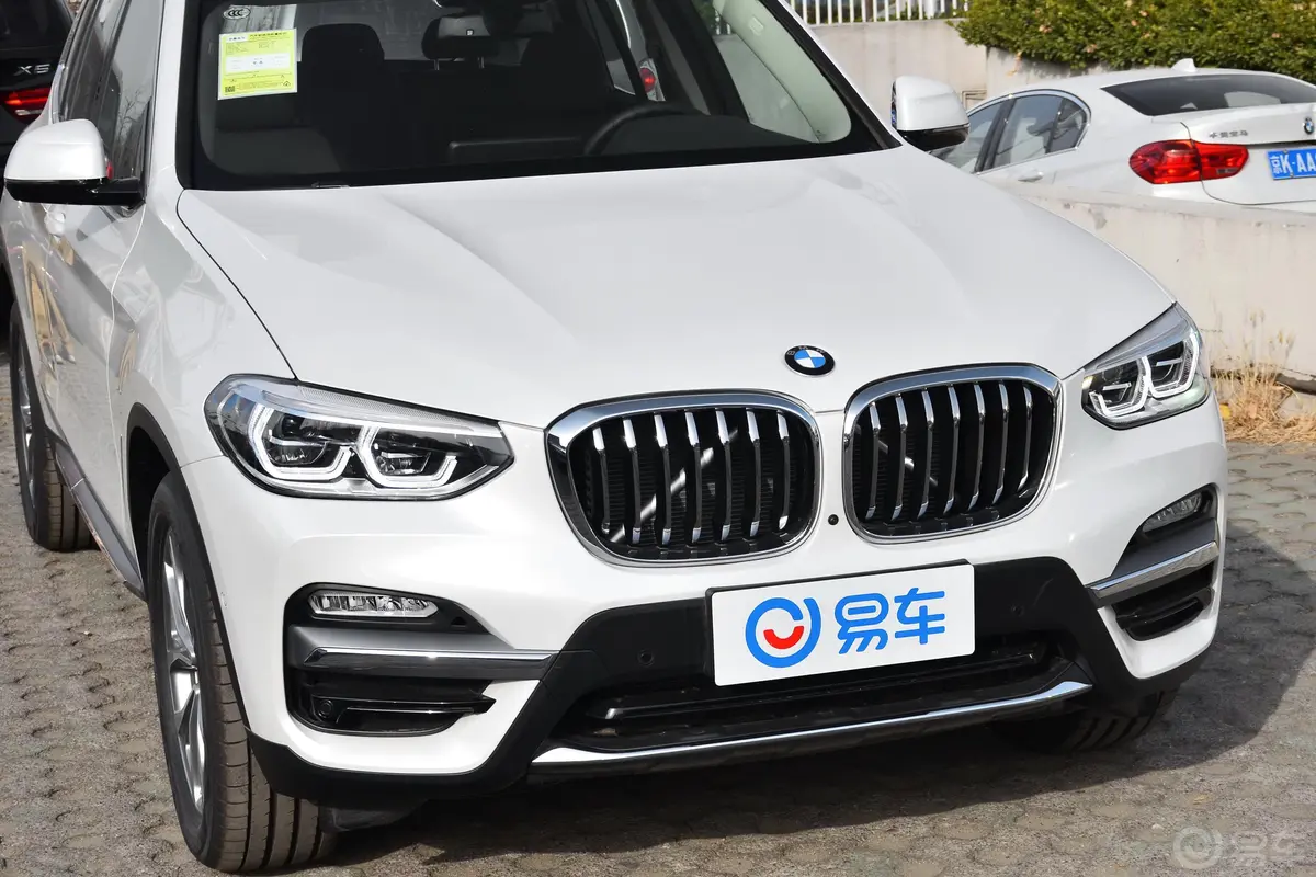 宝马X3xDrive 25i 豪华套装外观