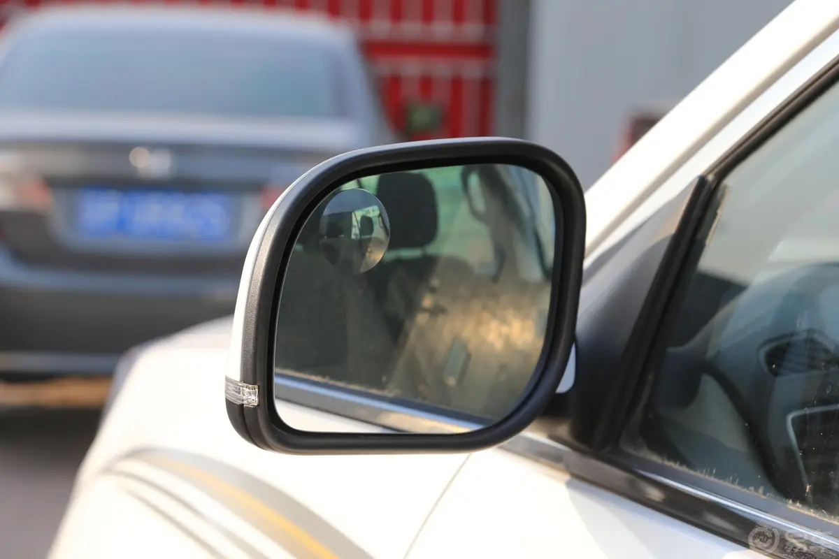 萨瓦纳2.0T 手自一体 四驱 豪华版 7座 汽油后视镜镜面