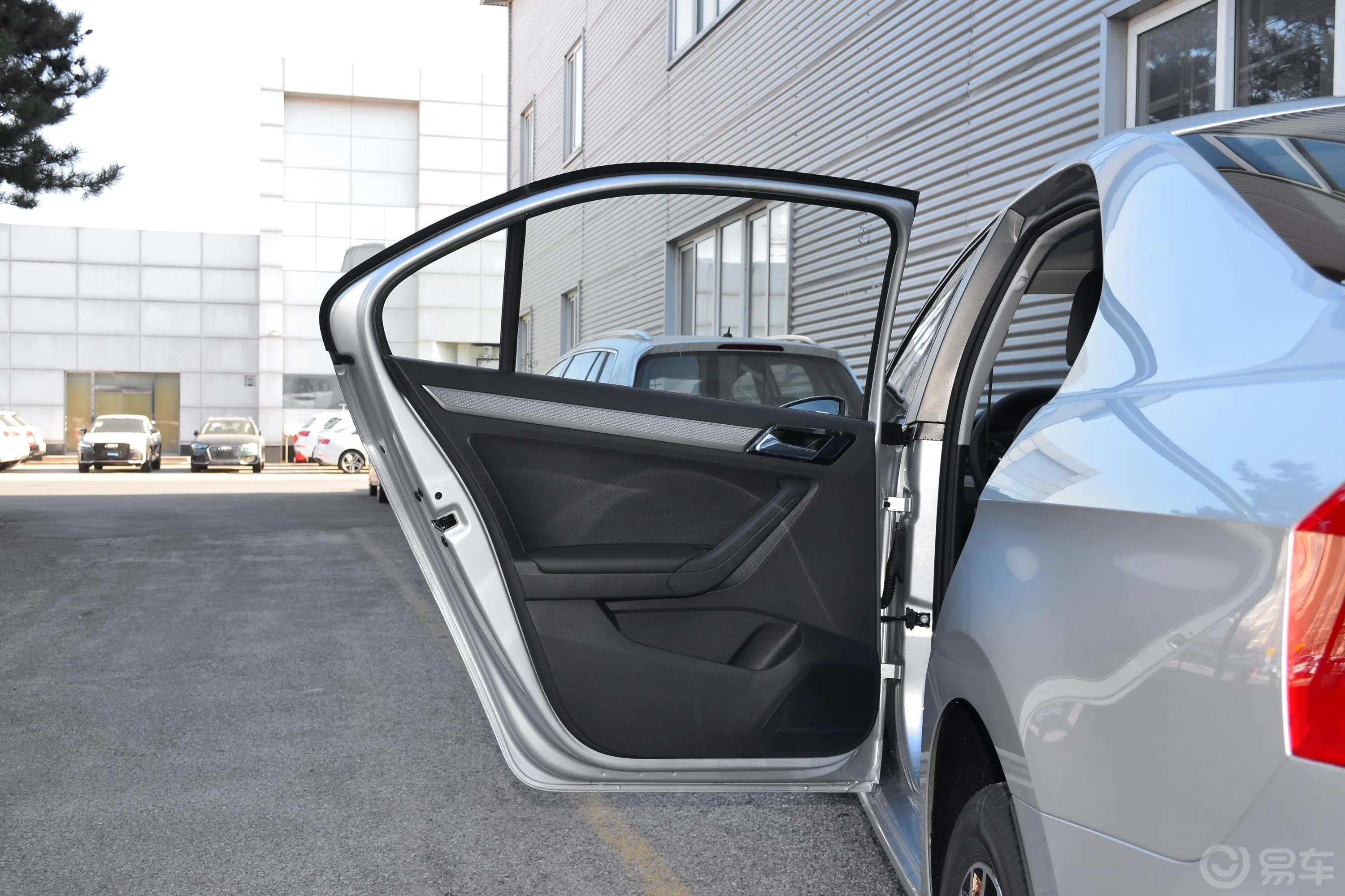 捷达梦想版 1.5L 自动 时尚版驾驶员侧后车门