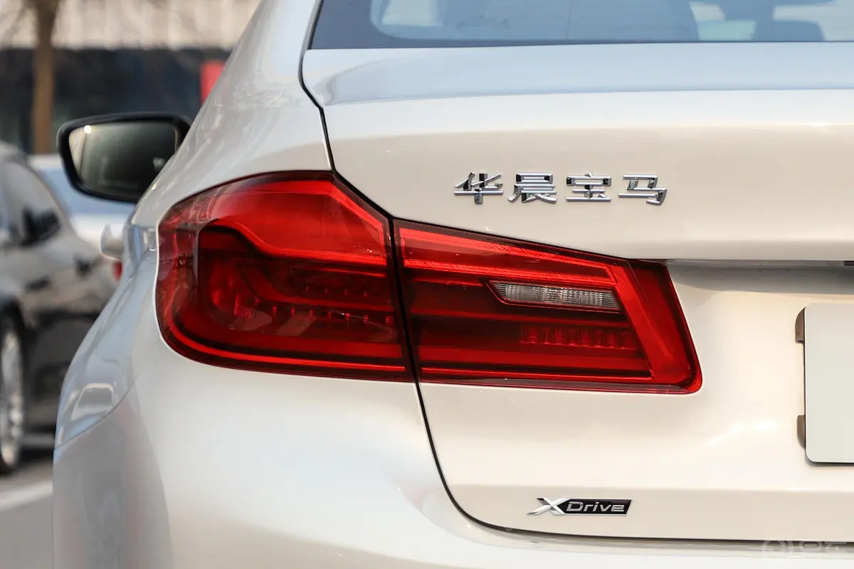 宝马5系530Li xDrive 豪华套装外观