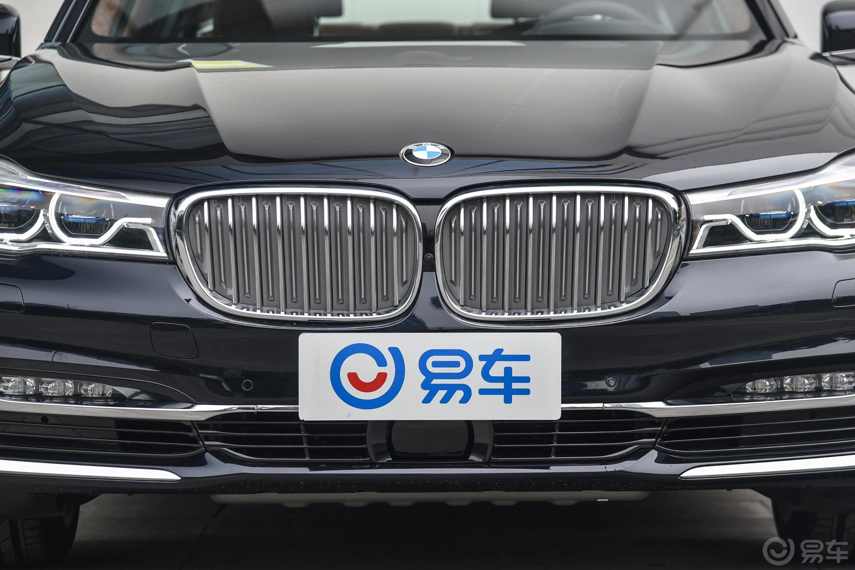 宝马7系740Li 领先版 卓越套装外观