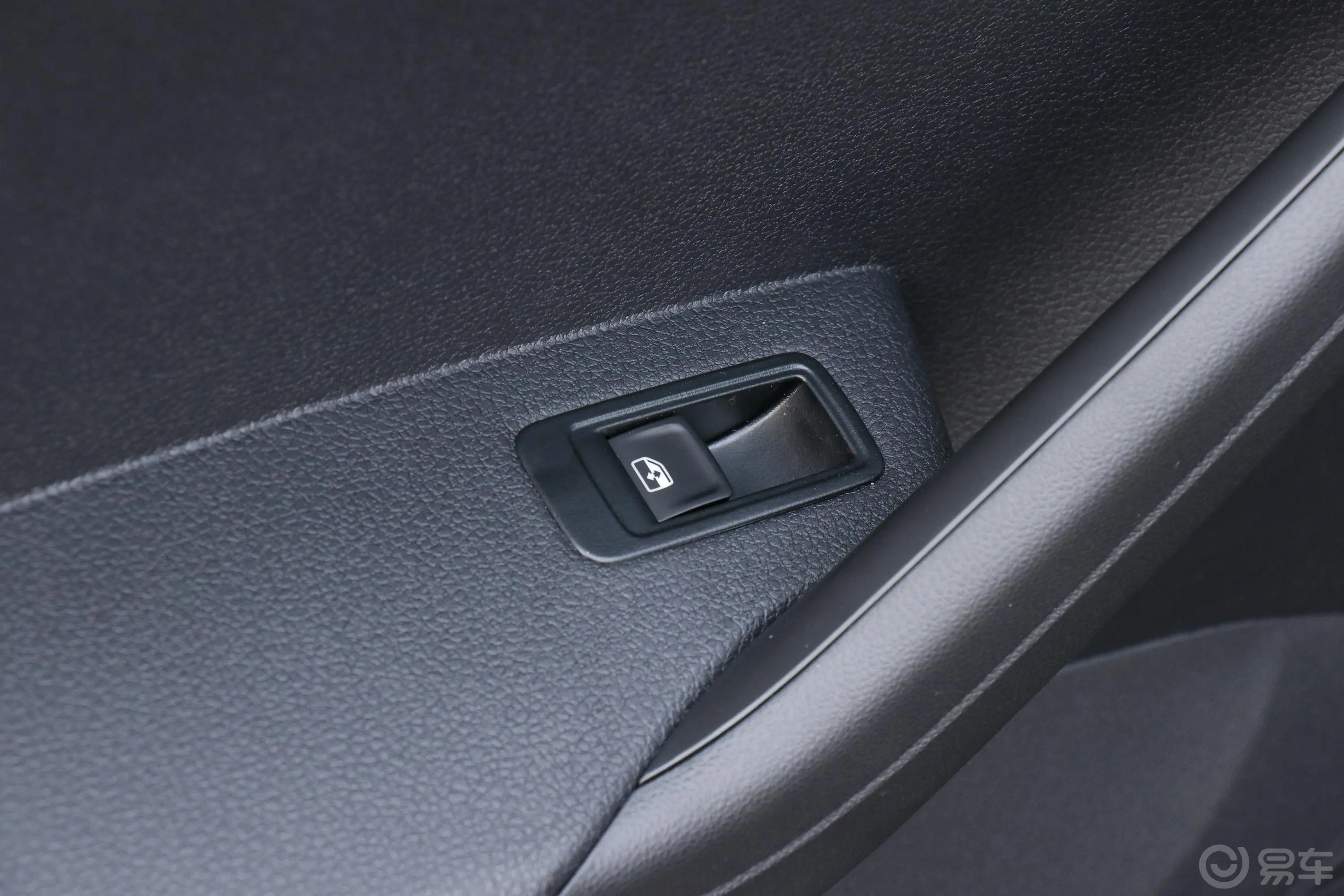捷达梦想版 1.5L 手动 舒适版后车窗调节